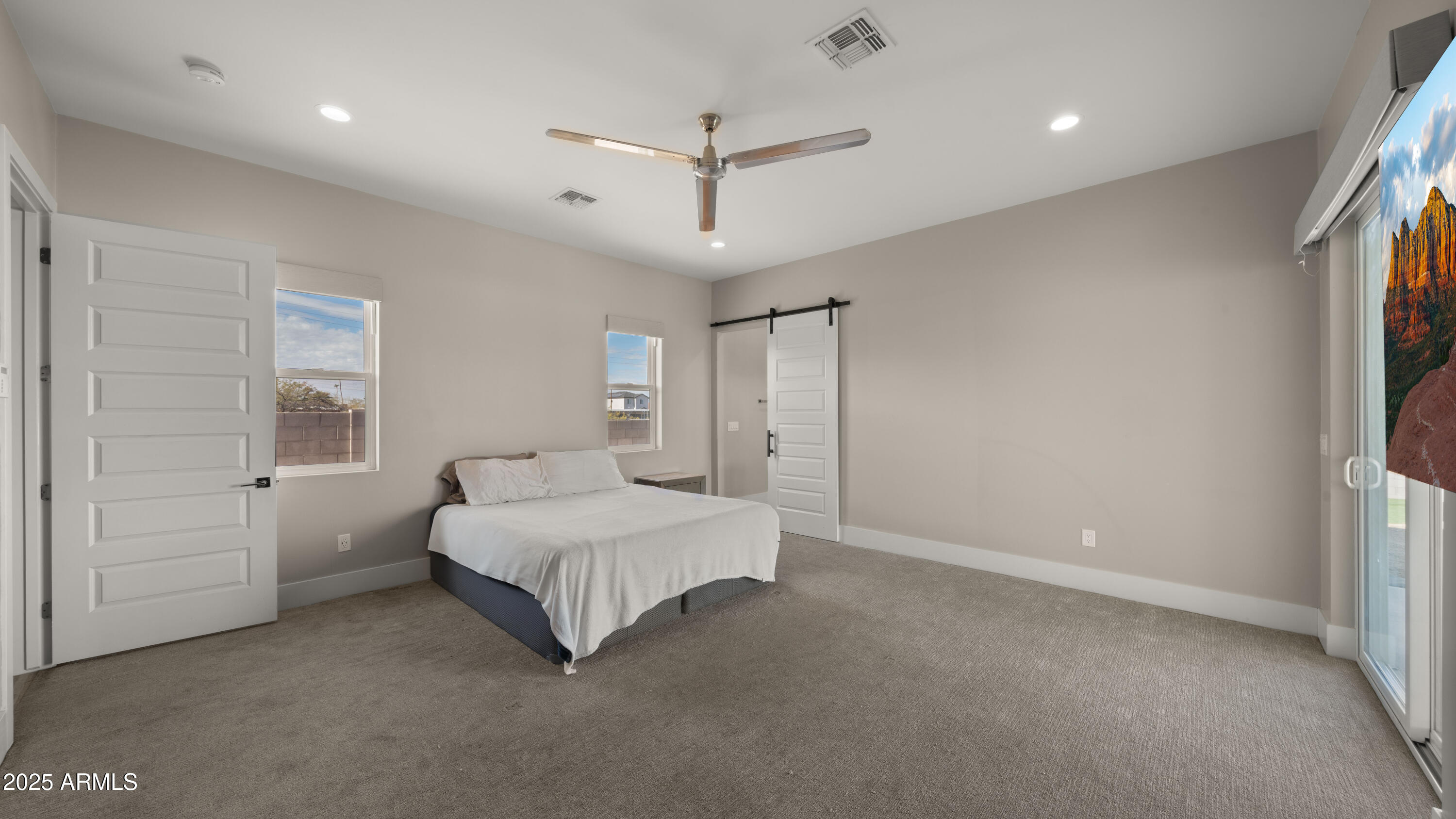 744 E Desert Lane