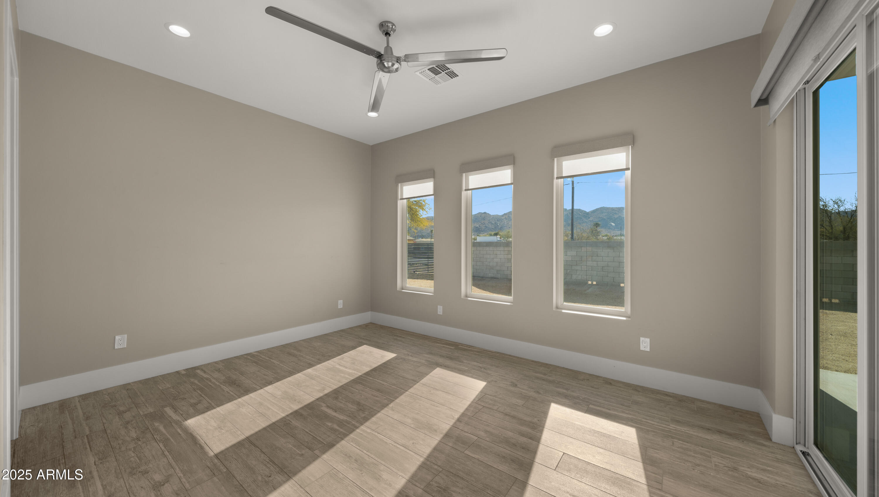 744 E Desert Lane