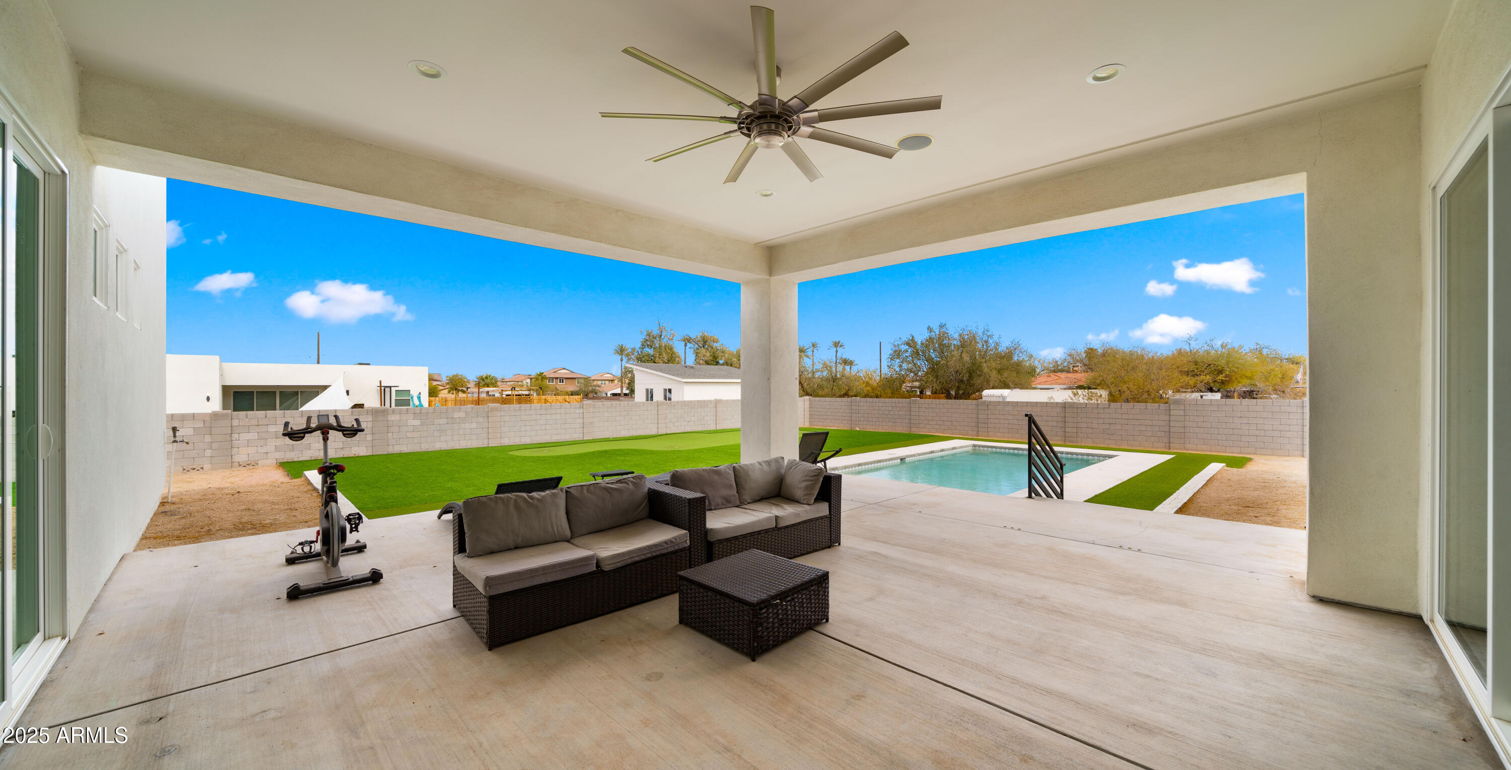 744 E Desert Lane