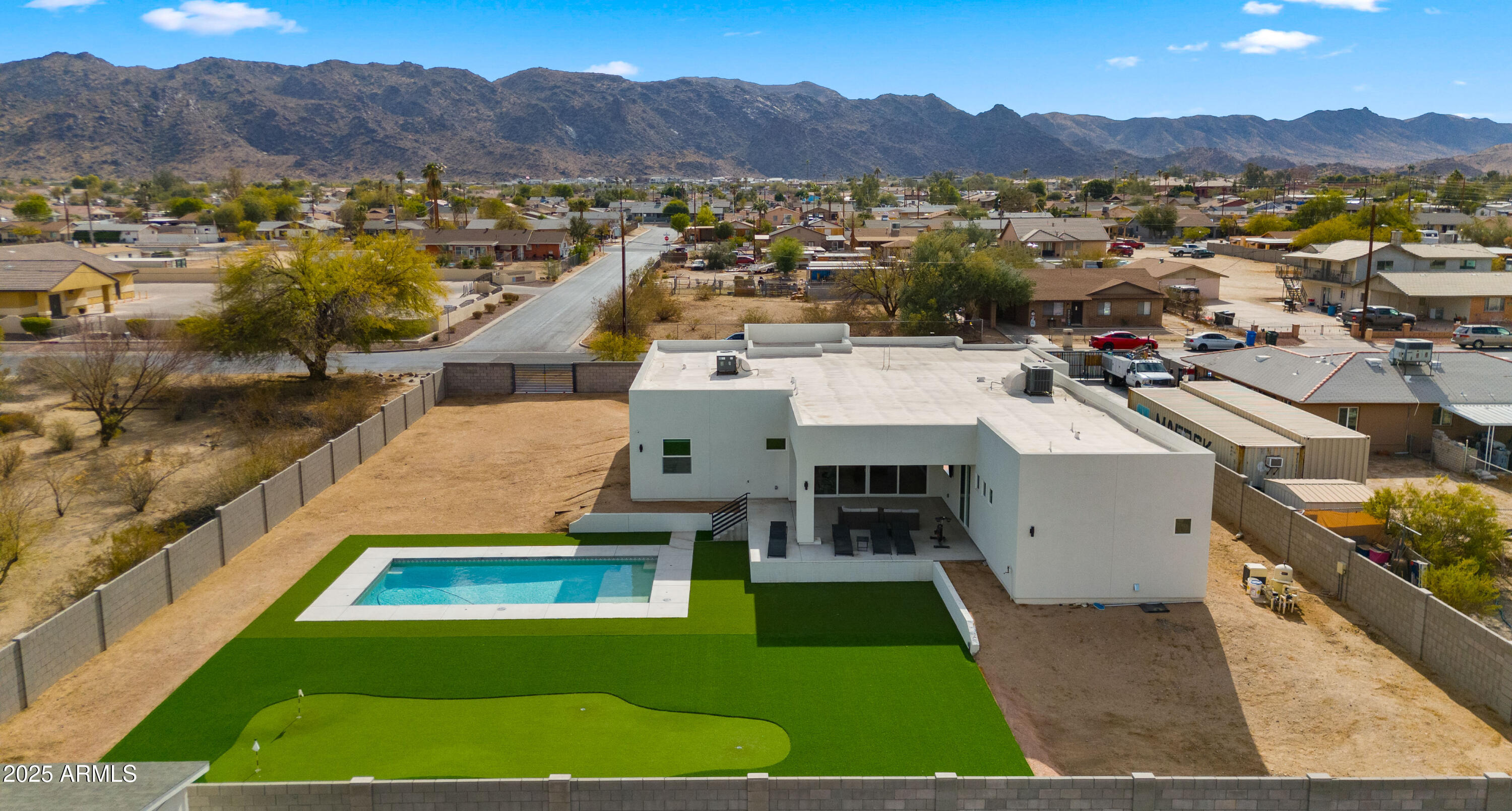 744 E Desert Lane