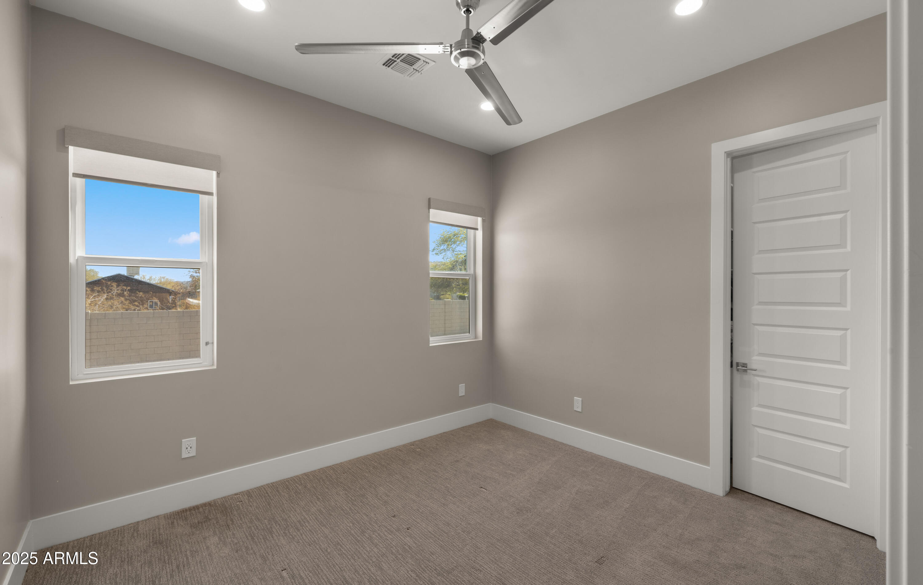 744 E Desert Lane