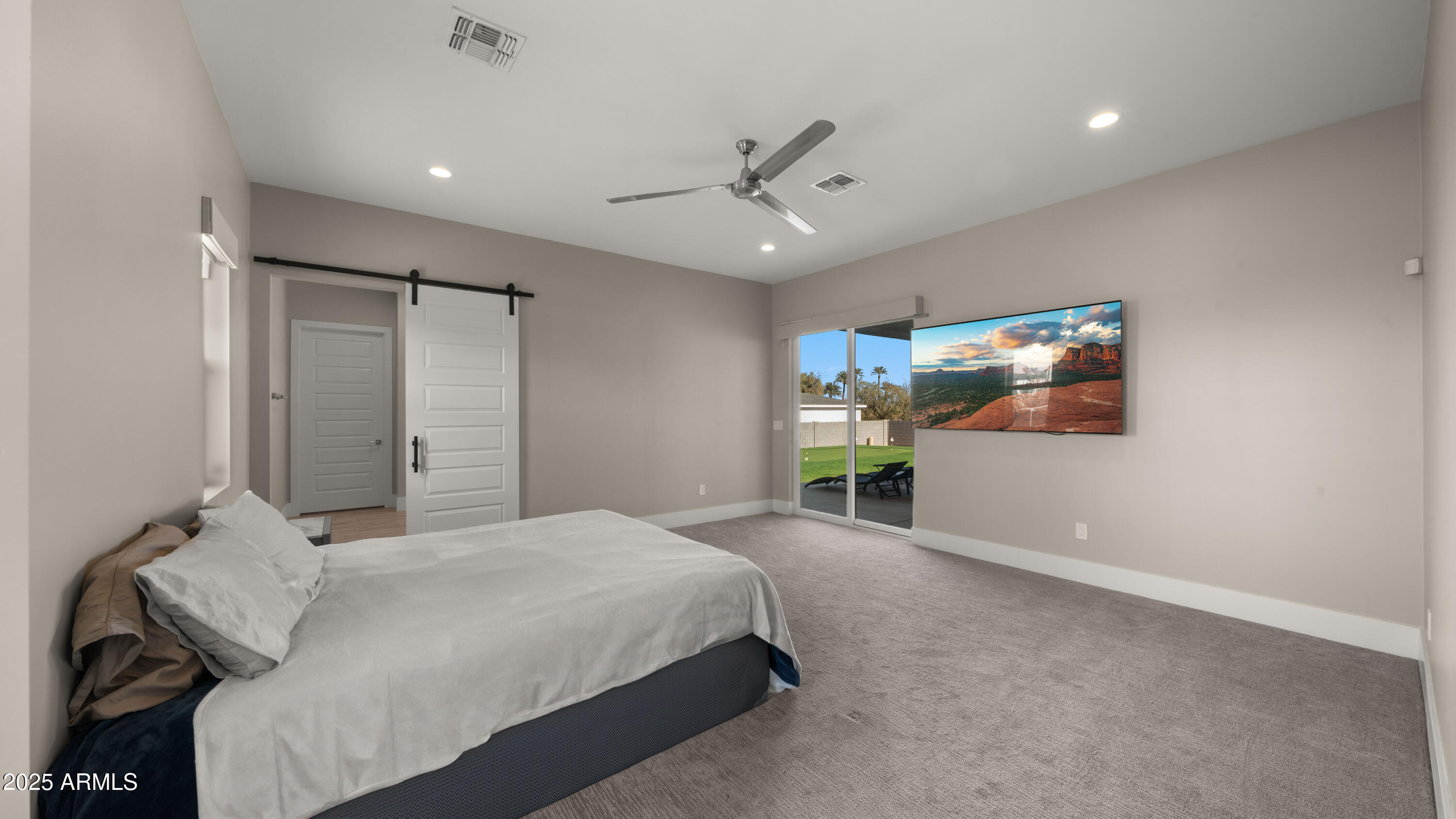 744 E Desert Lane