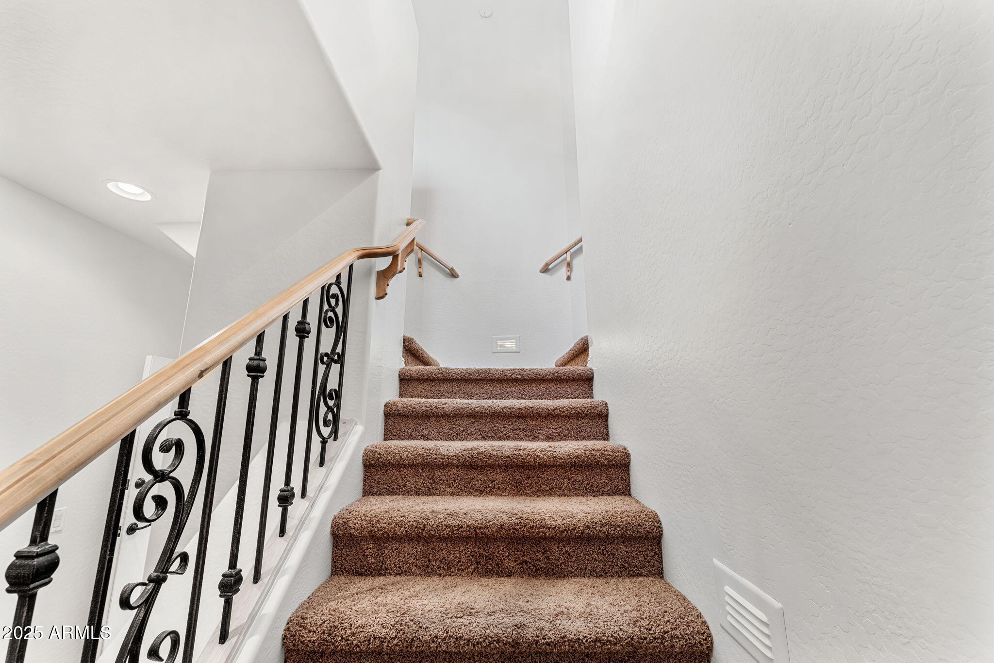 3935 E ROUGH RIDER Road, 1235