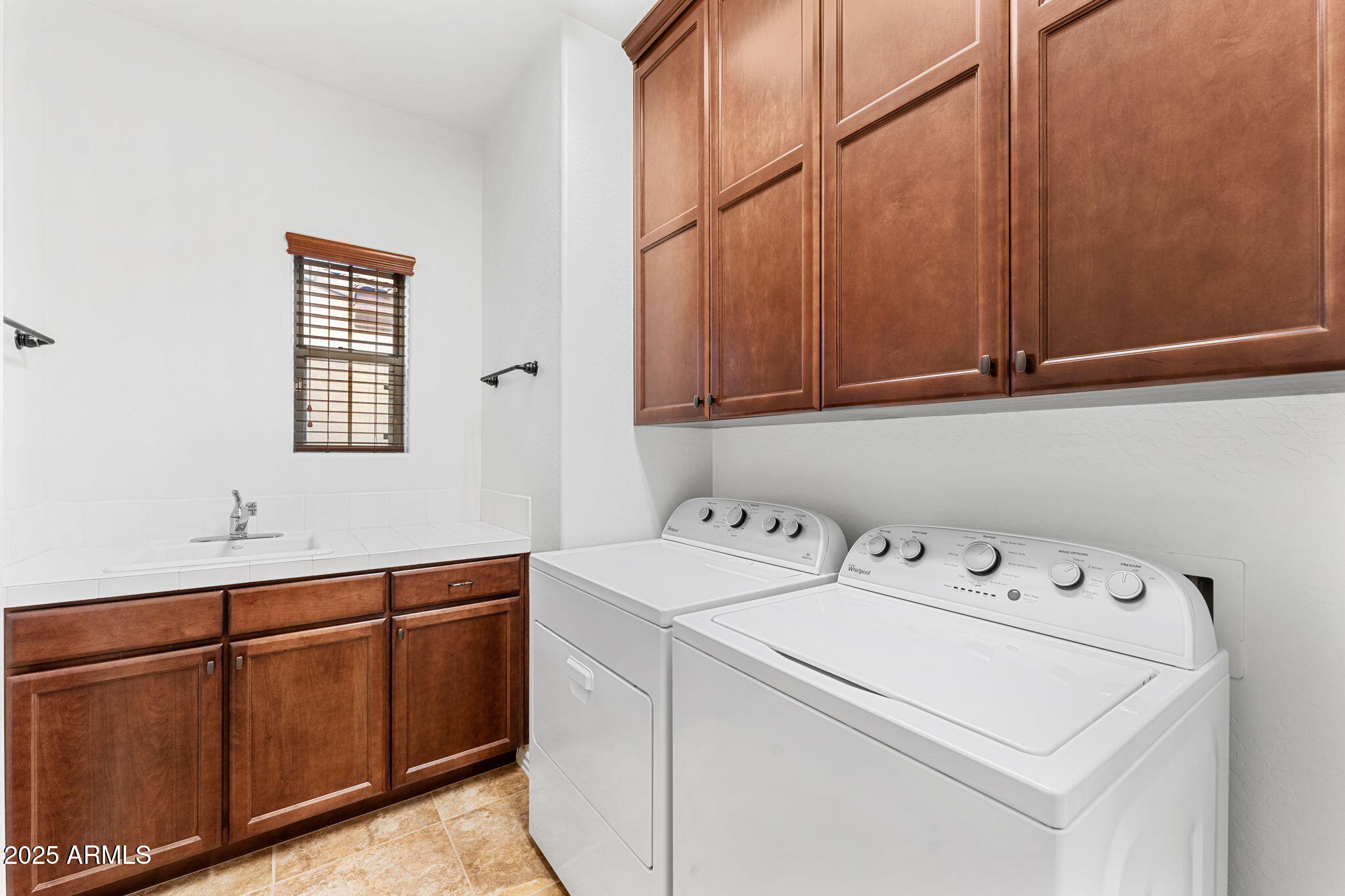 3935 E ROUGH RIDER Road, 1235