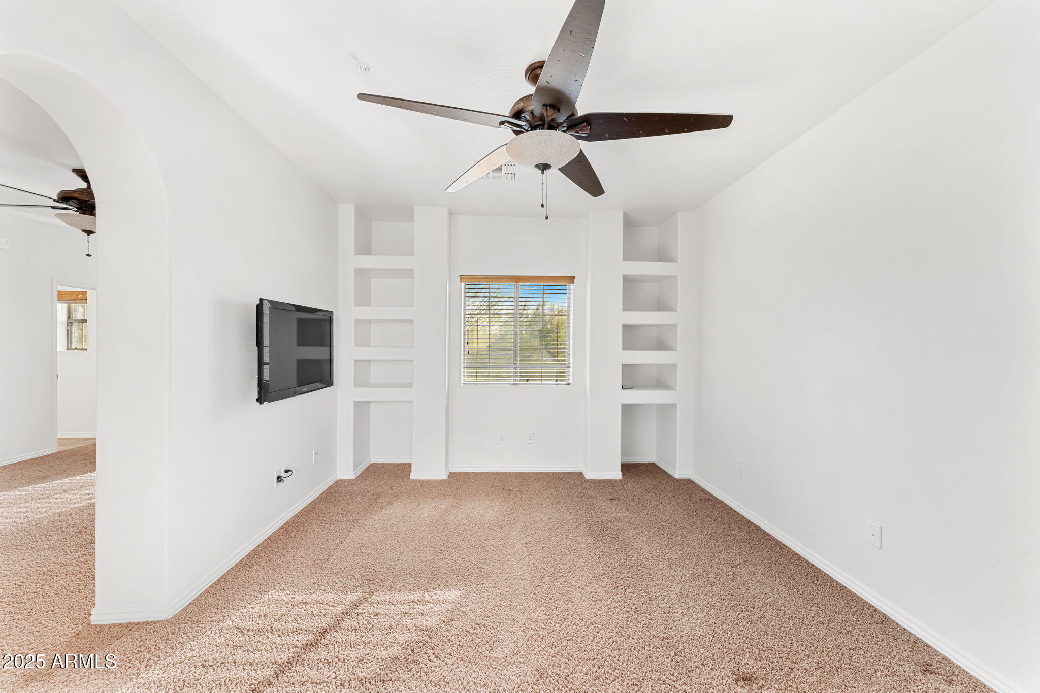 3935 E ROUGH RIDER Road, 1235