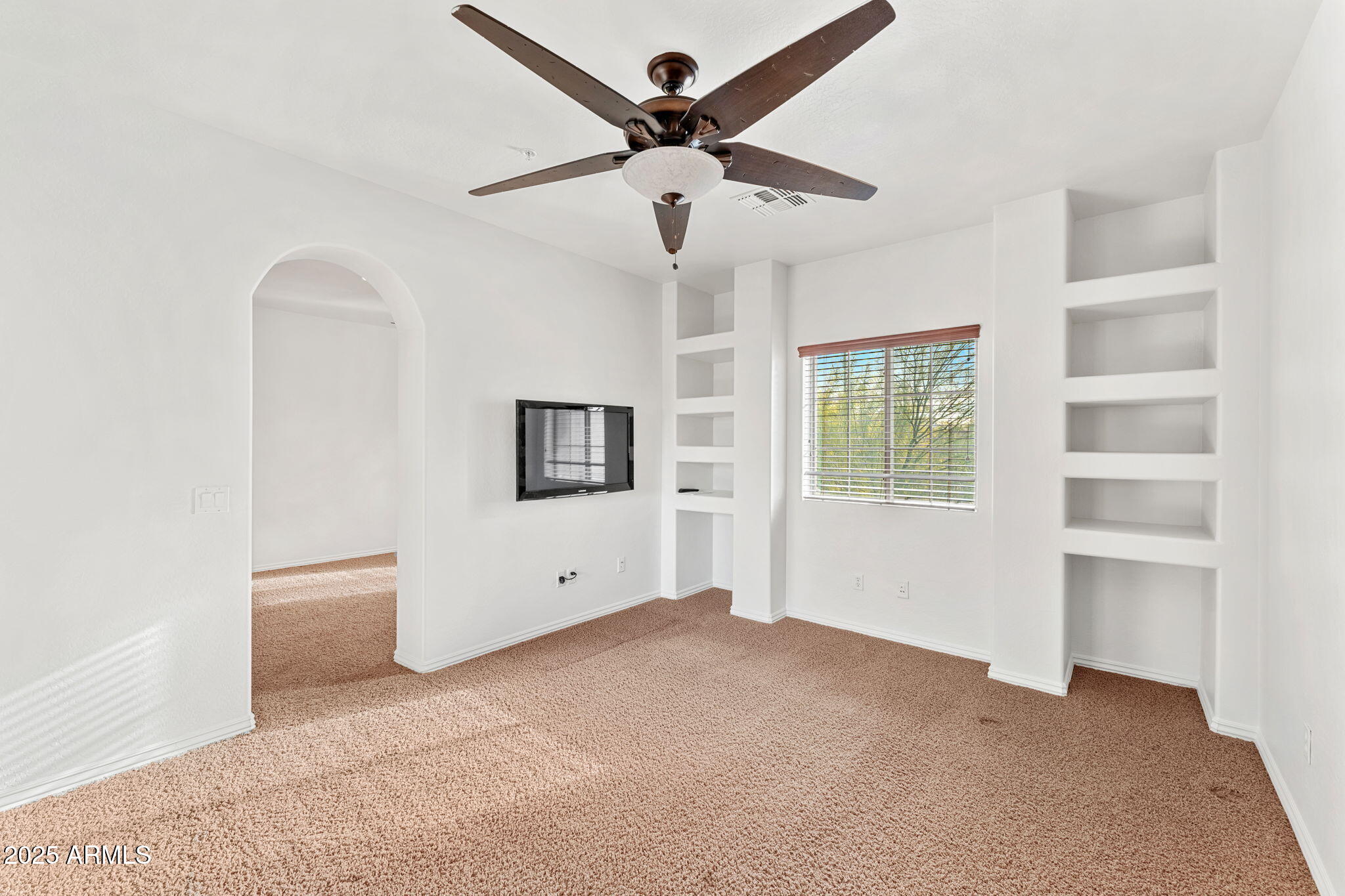 3935 E ROUGH RIDER Road, 1235