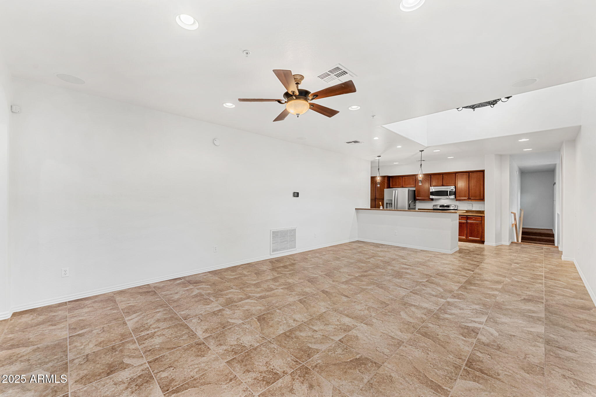 3935 E ROUGH RIDER Road, 1235