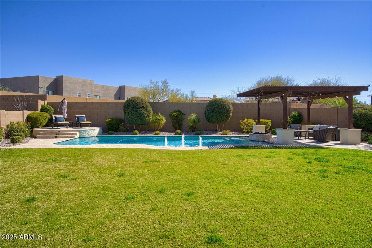 5528 E WINDSTONE Trail