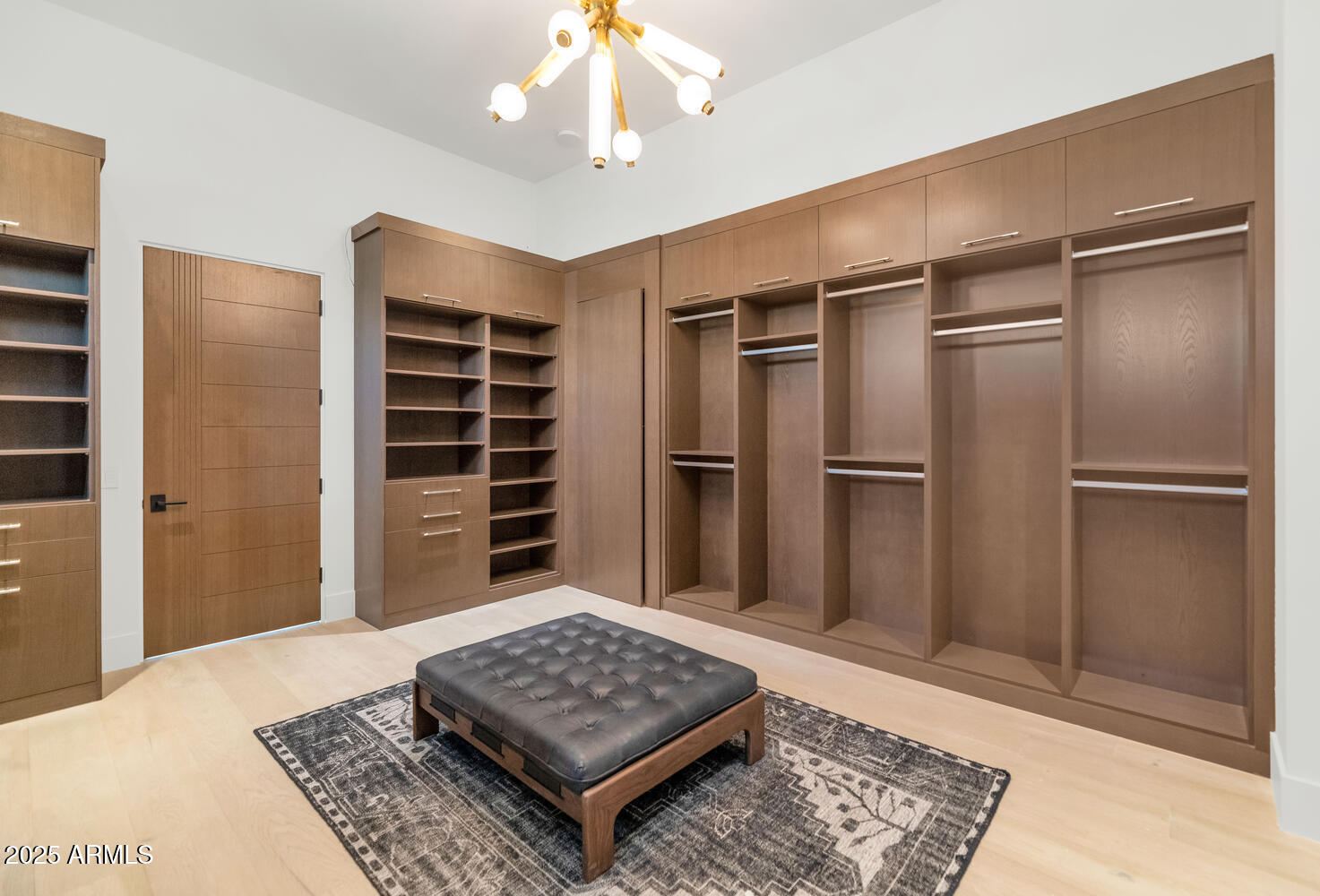6836 E HUMMINGBIRD Lane