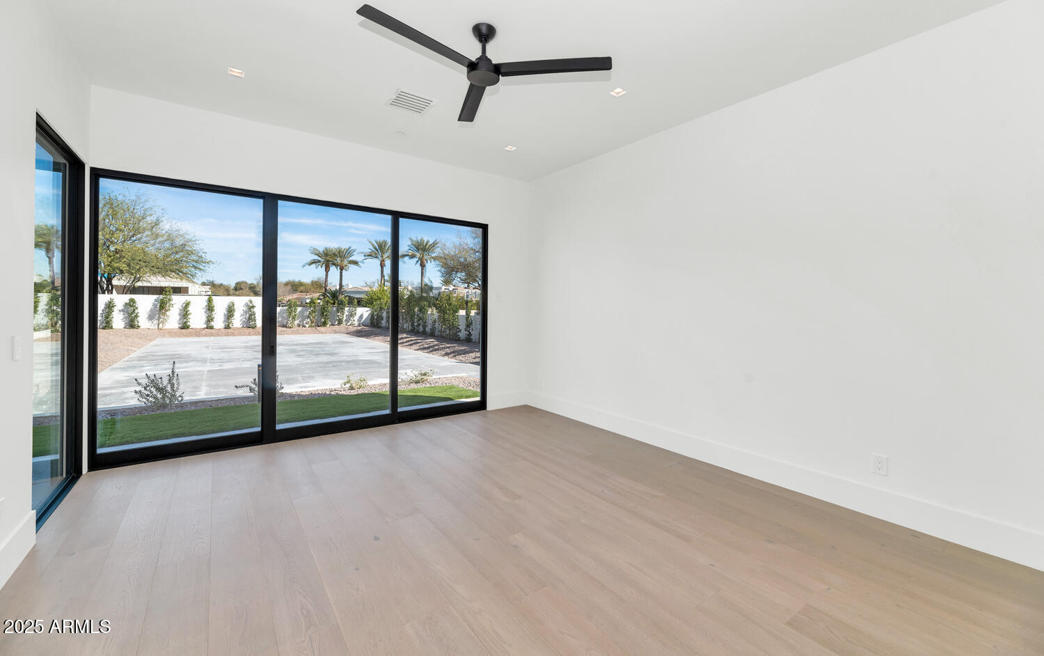 6836 E HUMMINGBIRD Lane