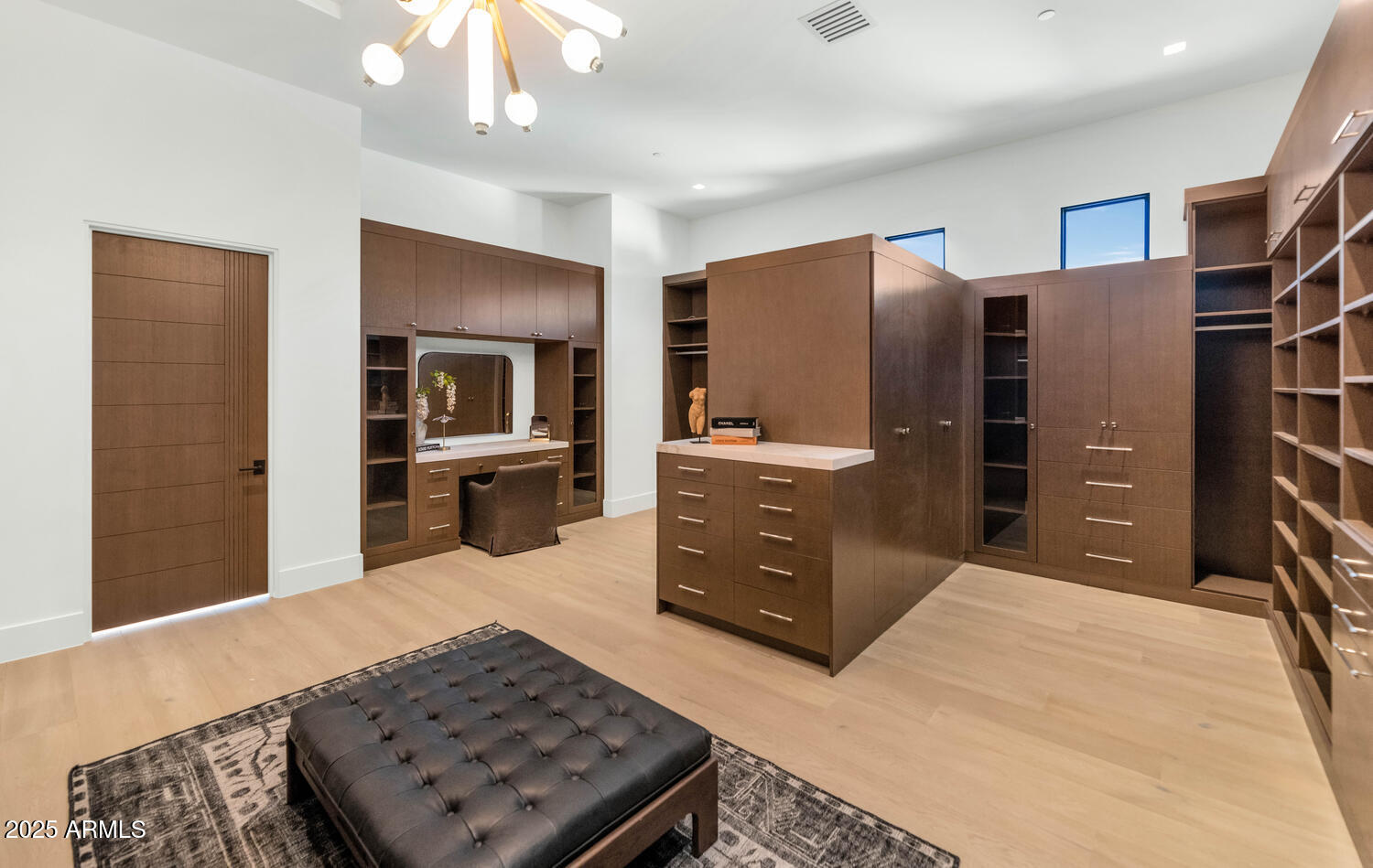 6836 E HUMMINGBIRD Lane
