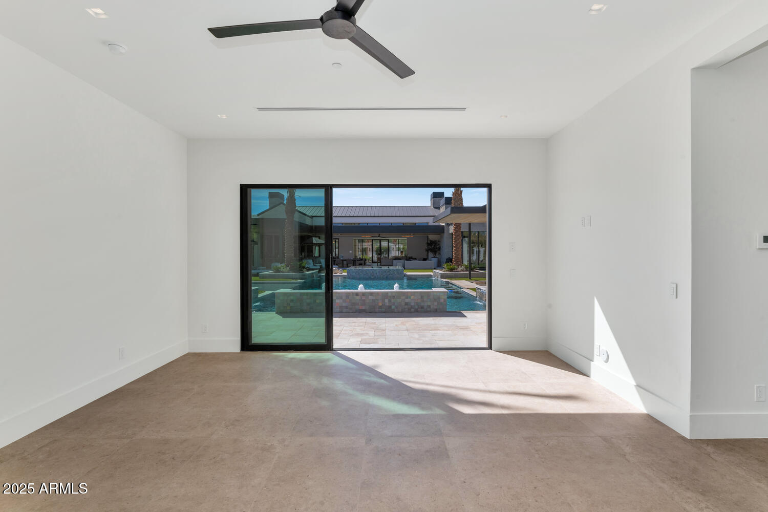 6836 E HUMMINGBIRD Lane