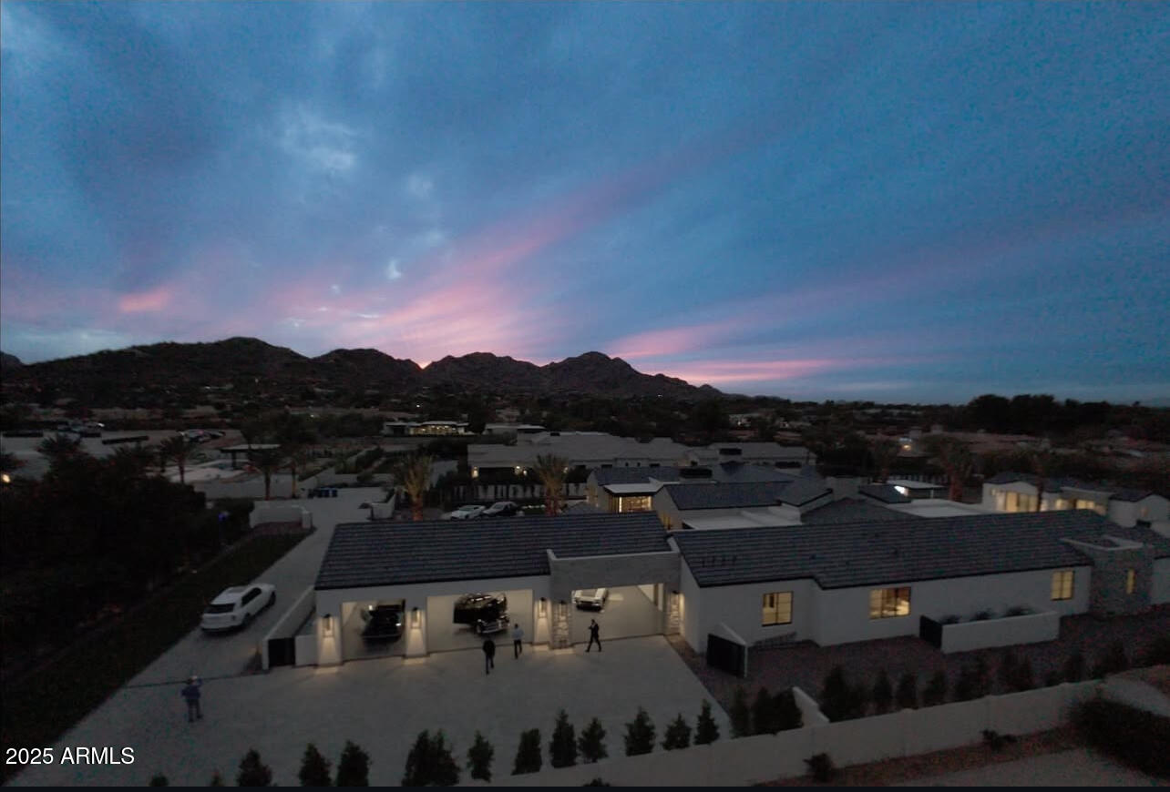 6836 E HUMMINGBIRD Lane