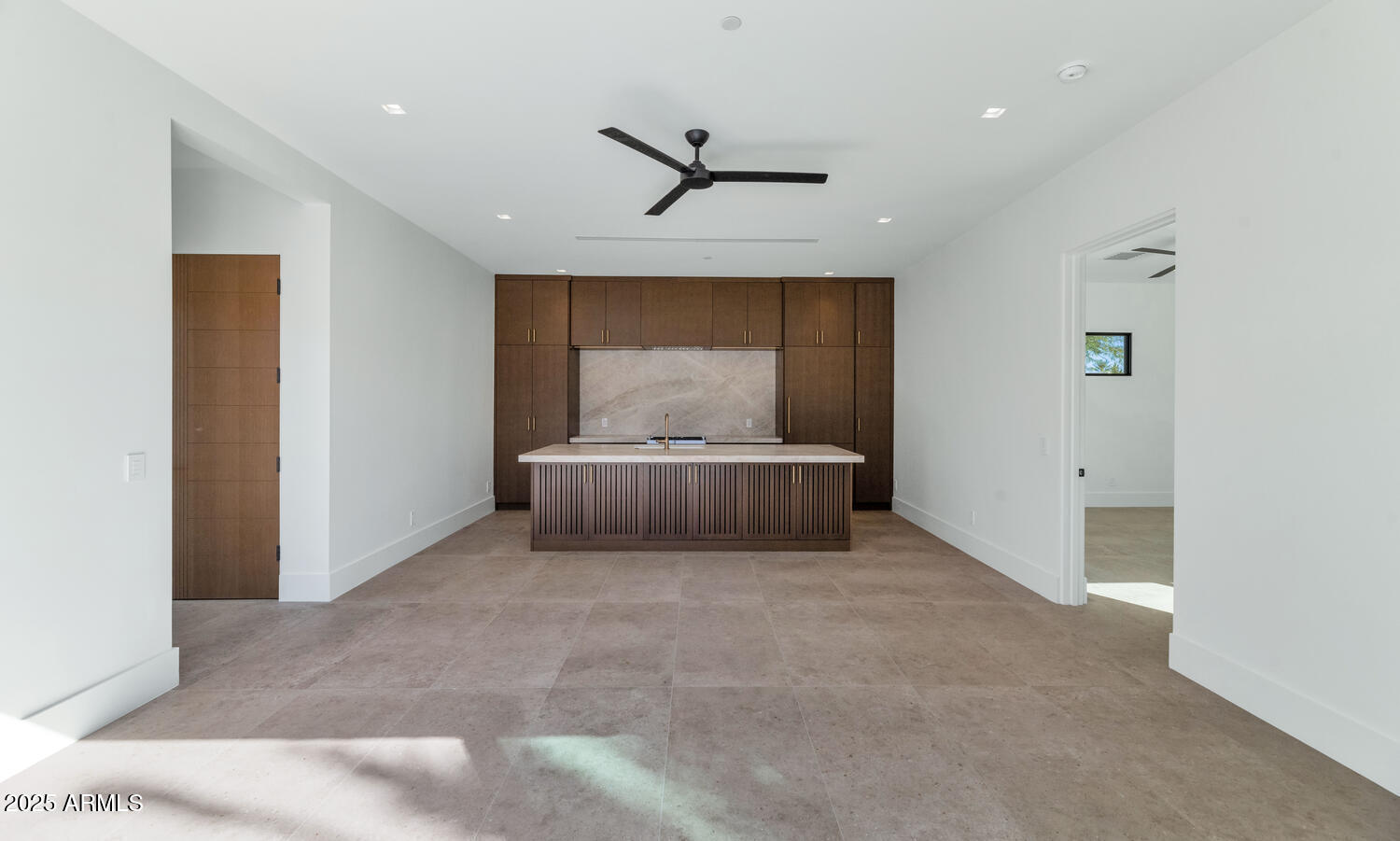 6836 E HUMMINGBIRD Lane