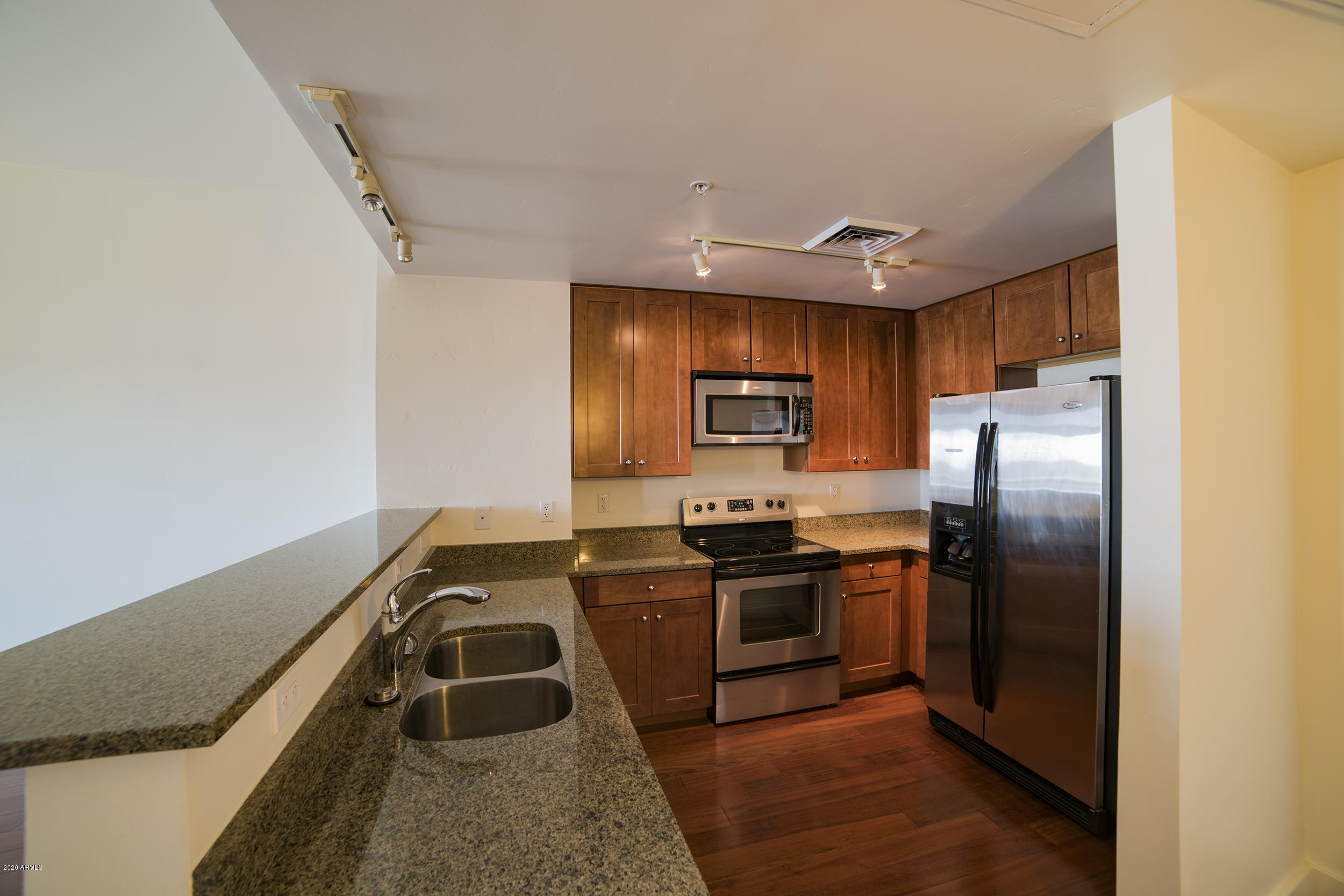 310 S 4TH Street, 902