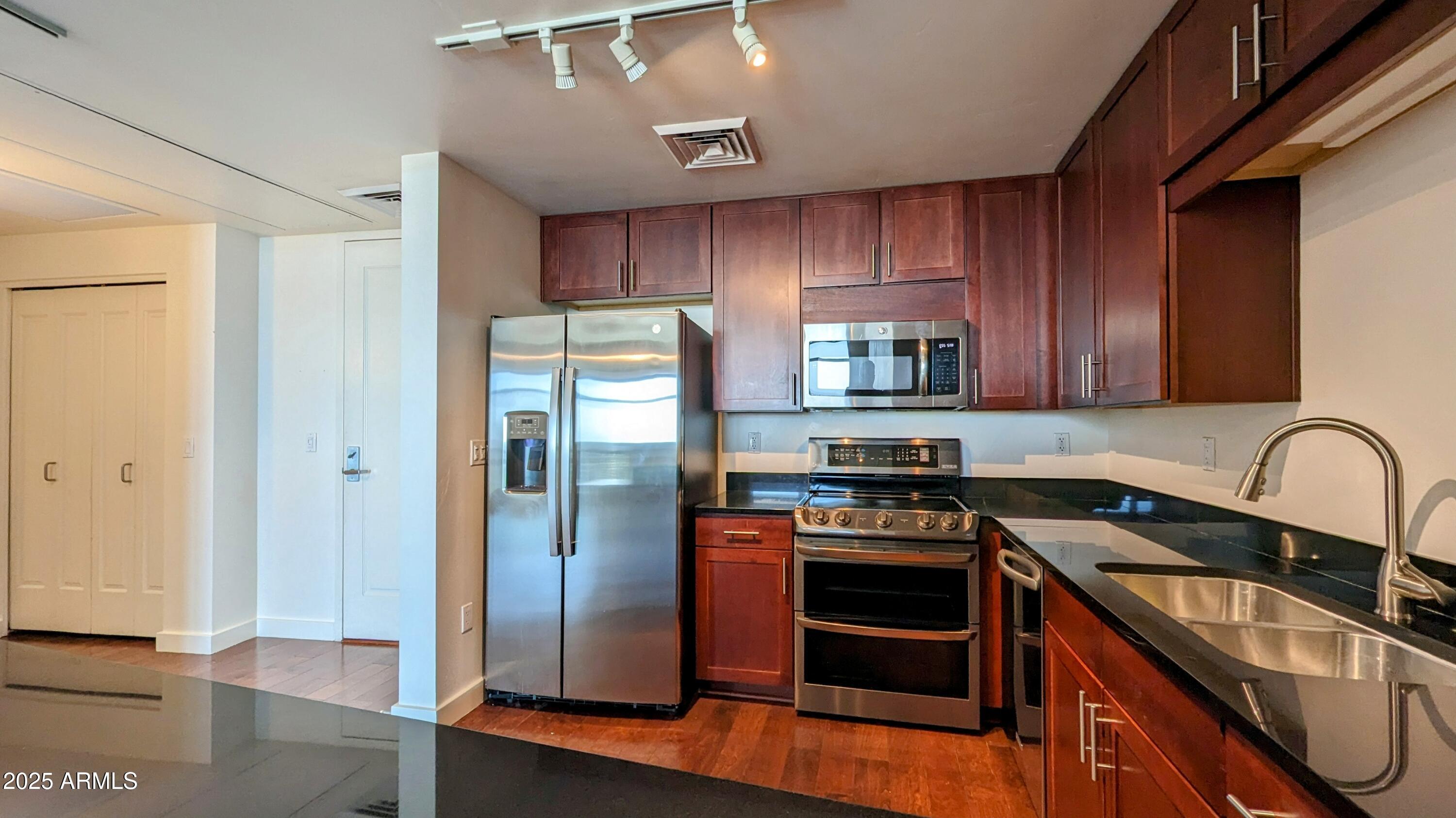 310 S 4TH Street, 2202