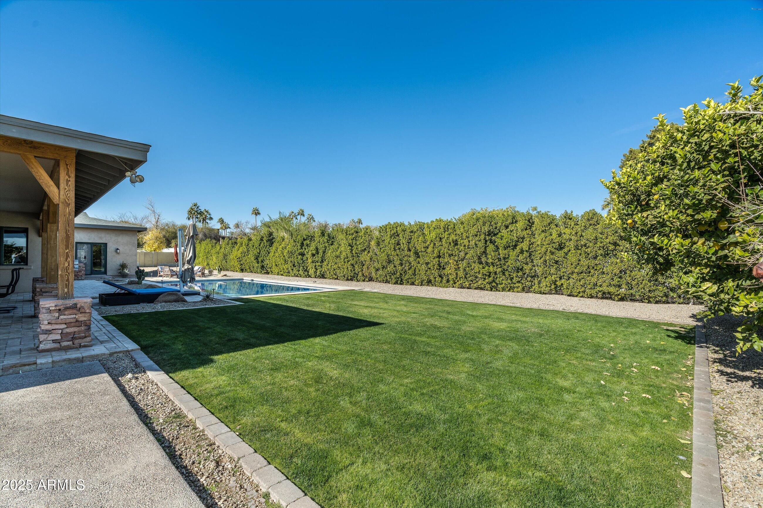 7254 E VISTA Drive