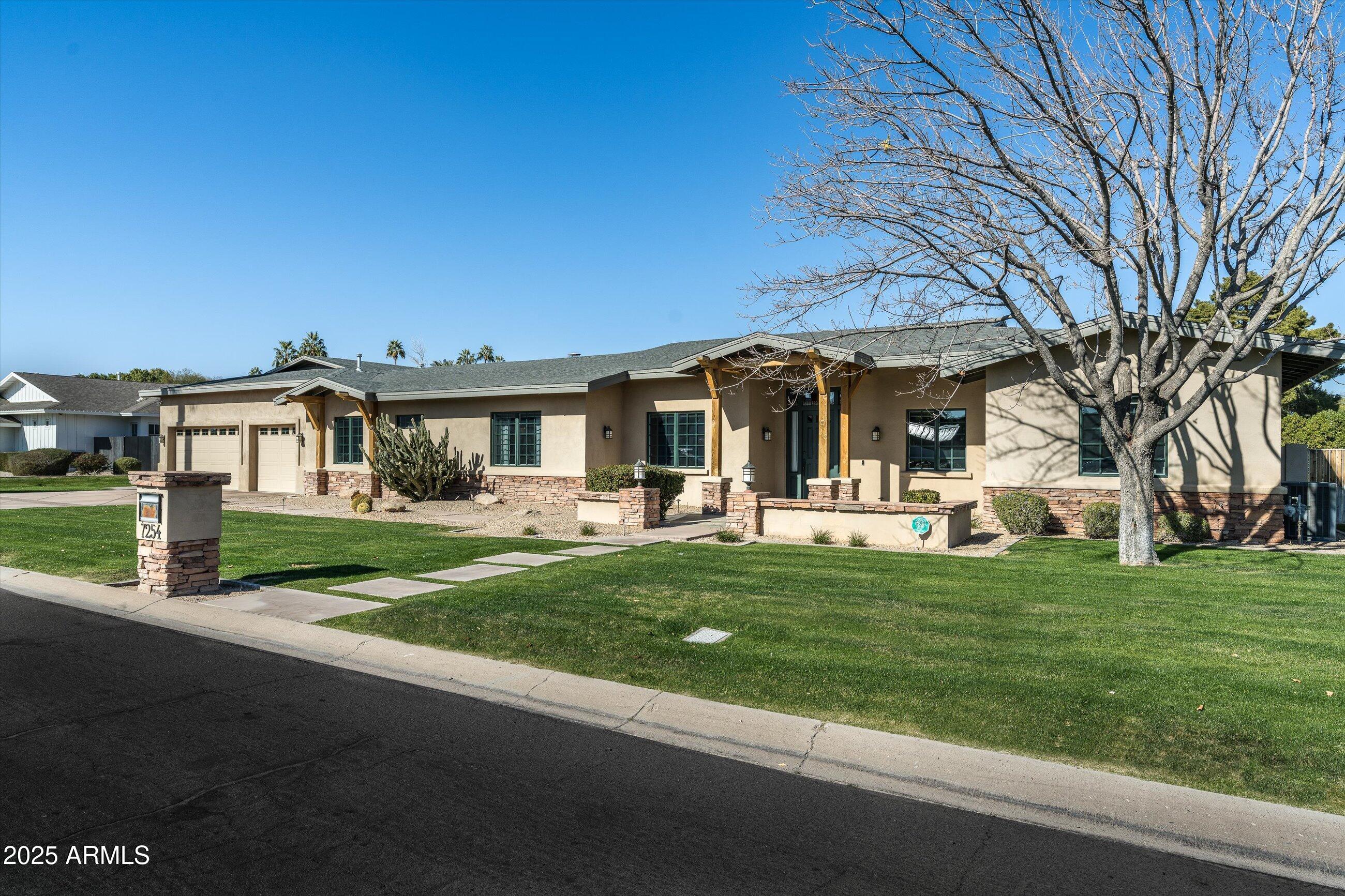 7254 E VISTA Drive