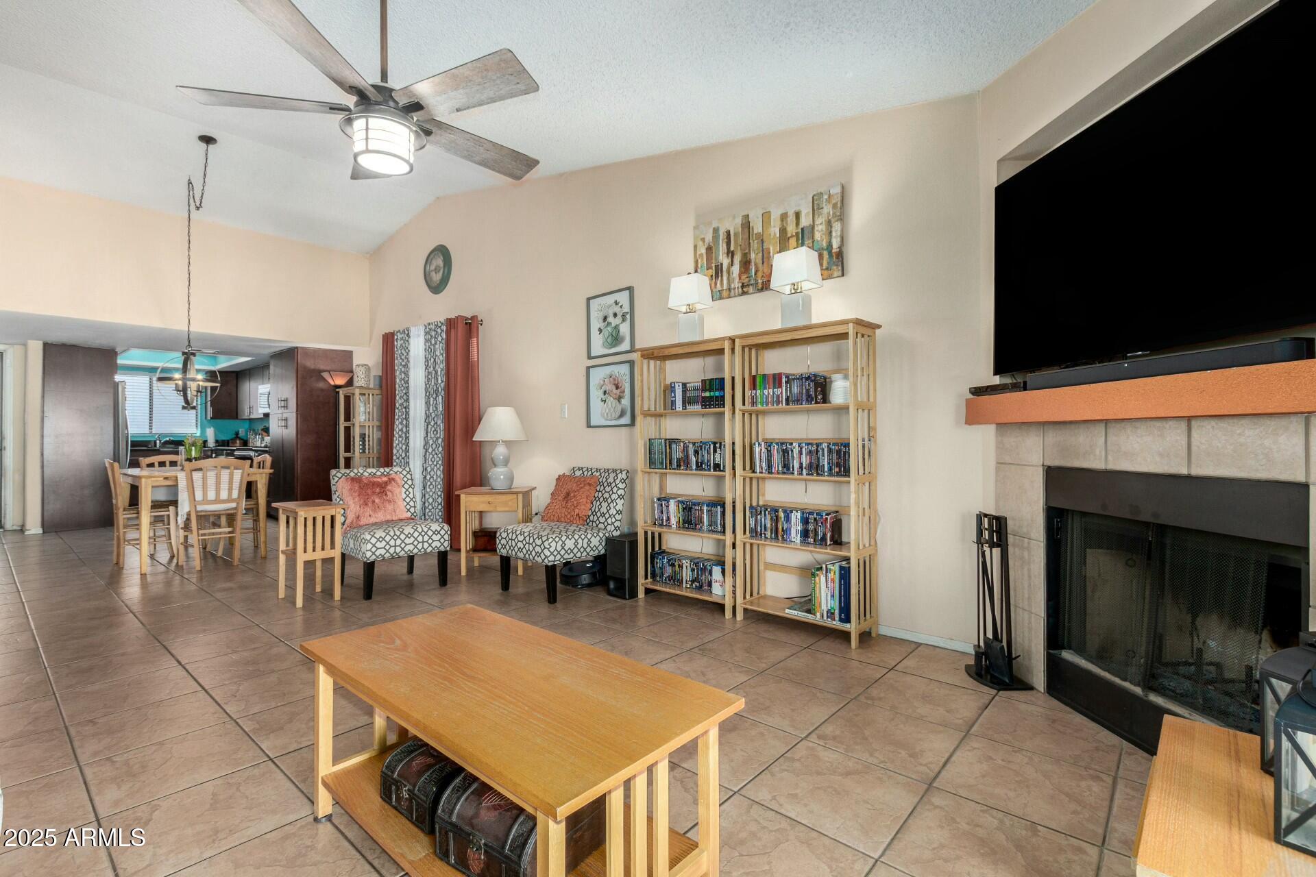 4135 N 17TH Street, 8