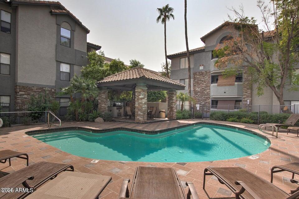 2025 E CAMPBELL Avenue, 140