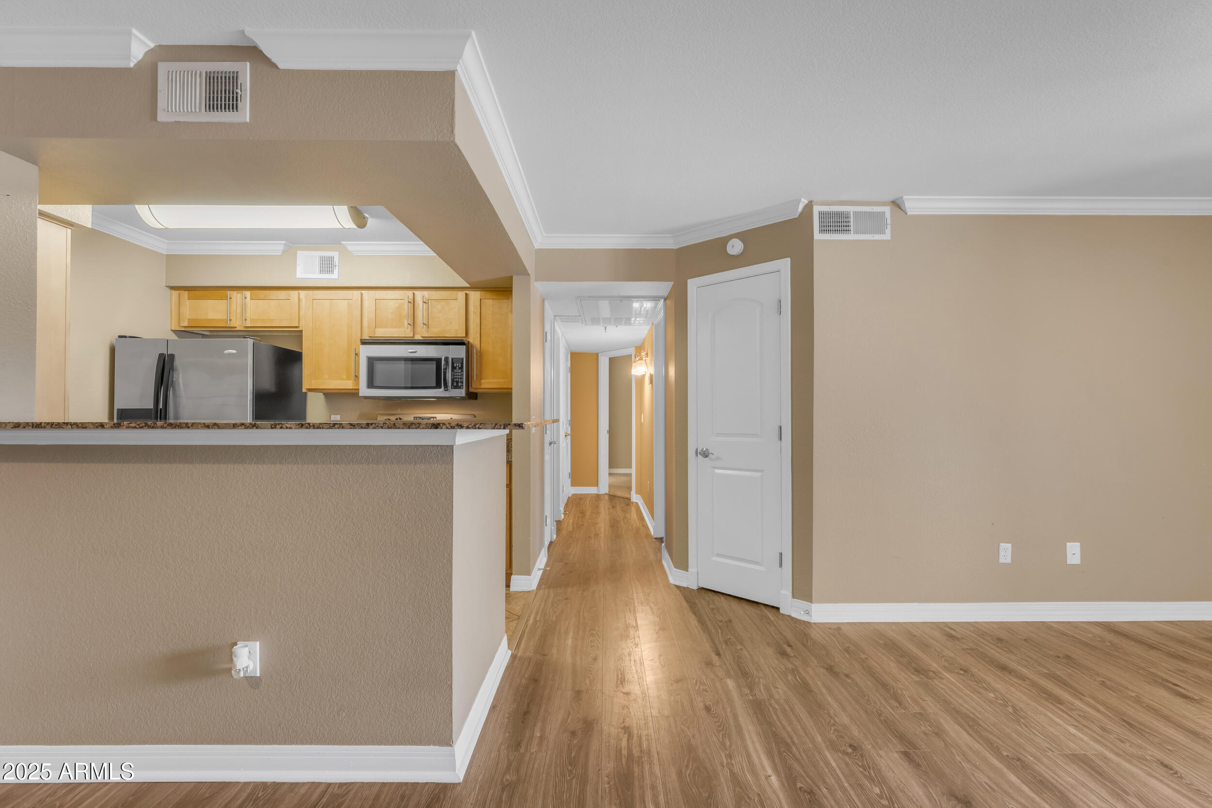 2025 E CAMPBELL Avenue, 140