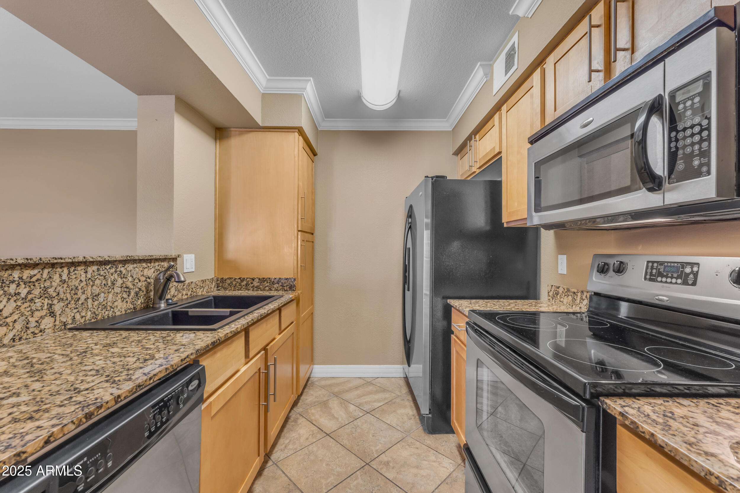 2025 E CAMPBELL Avenue, 140