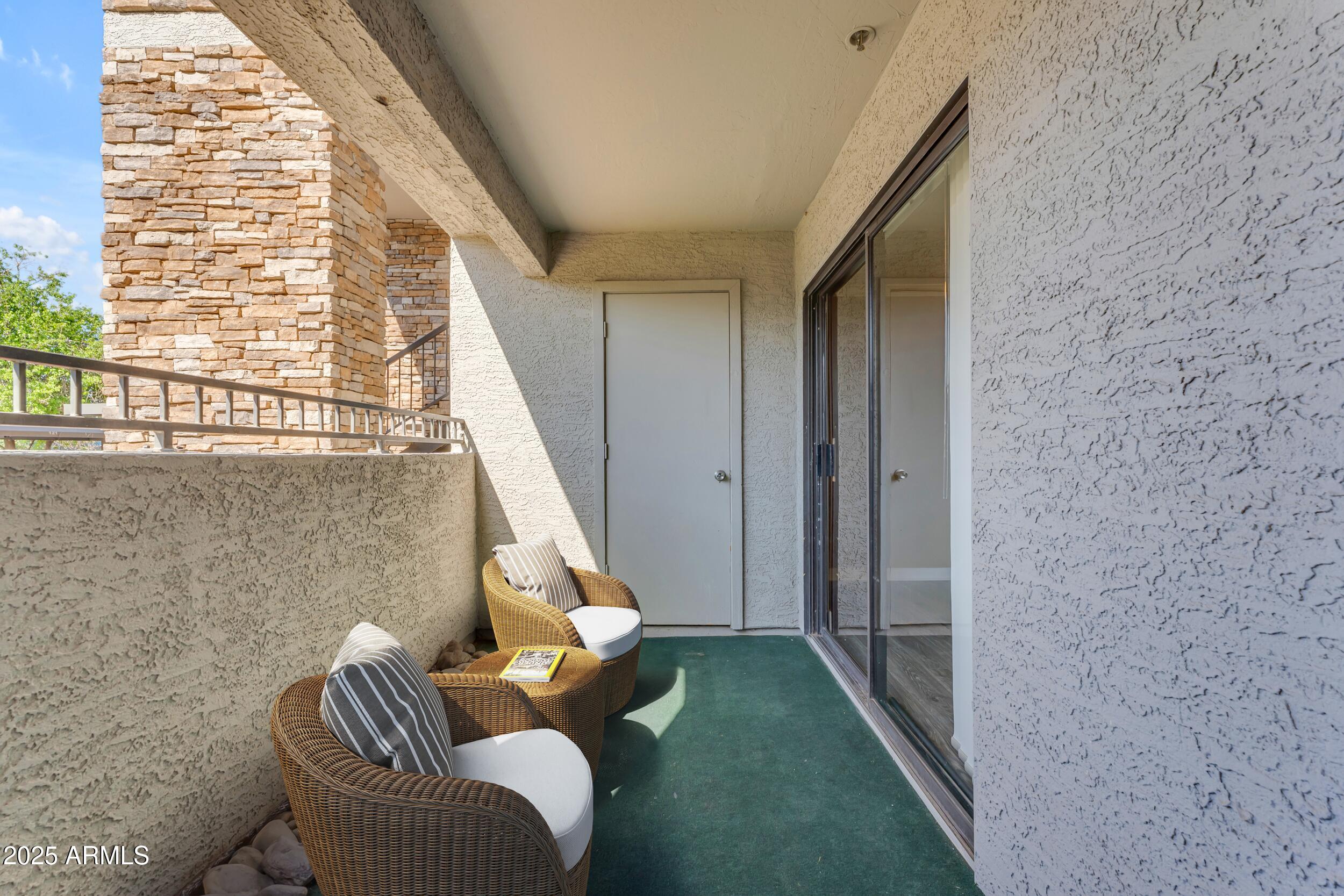 2025 E CAMPBELL Avenue, 140