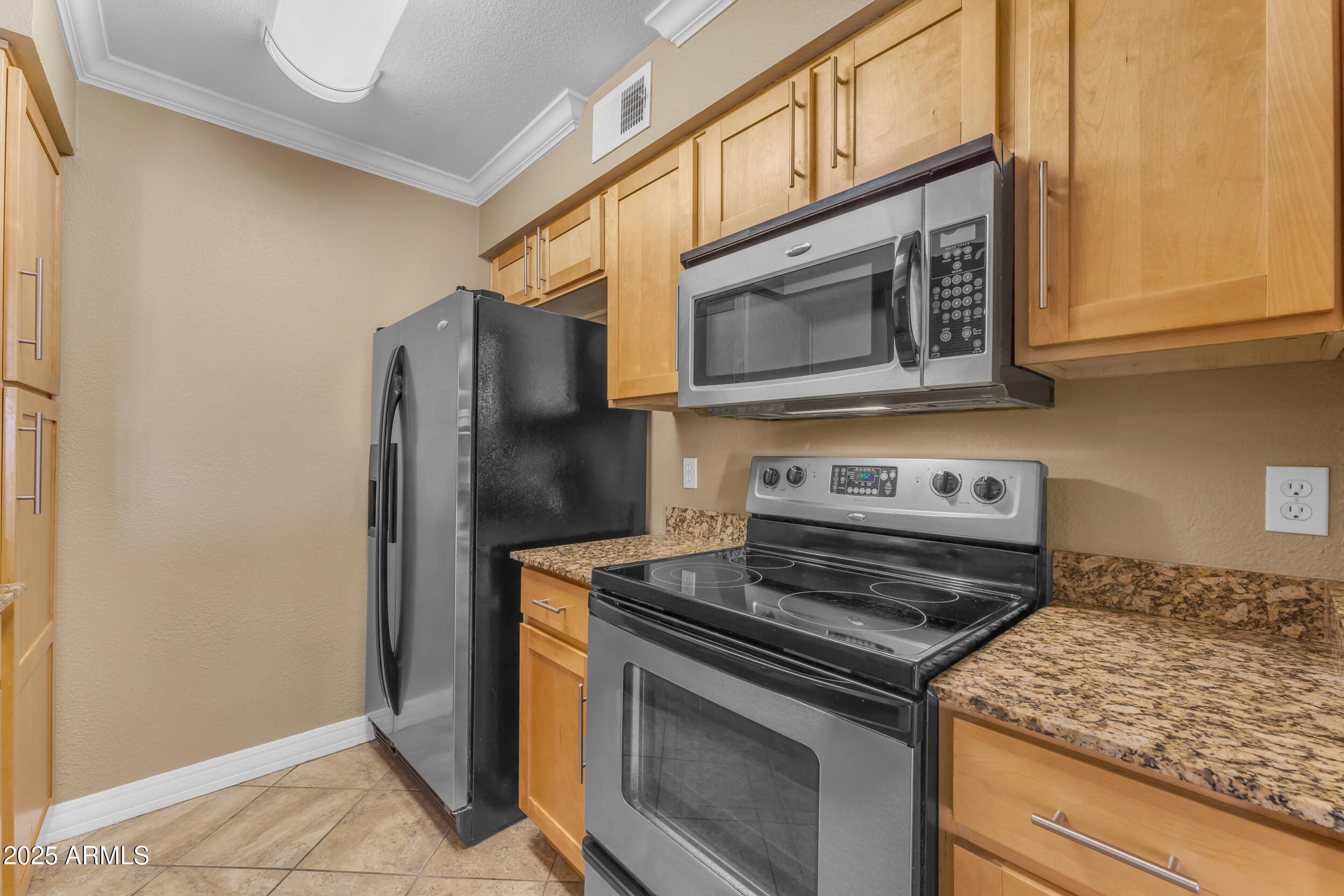 2025 E CAMPBELL Avenue, 140