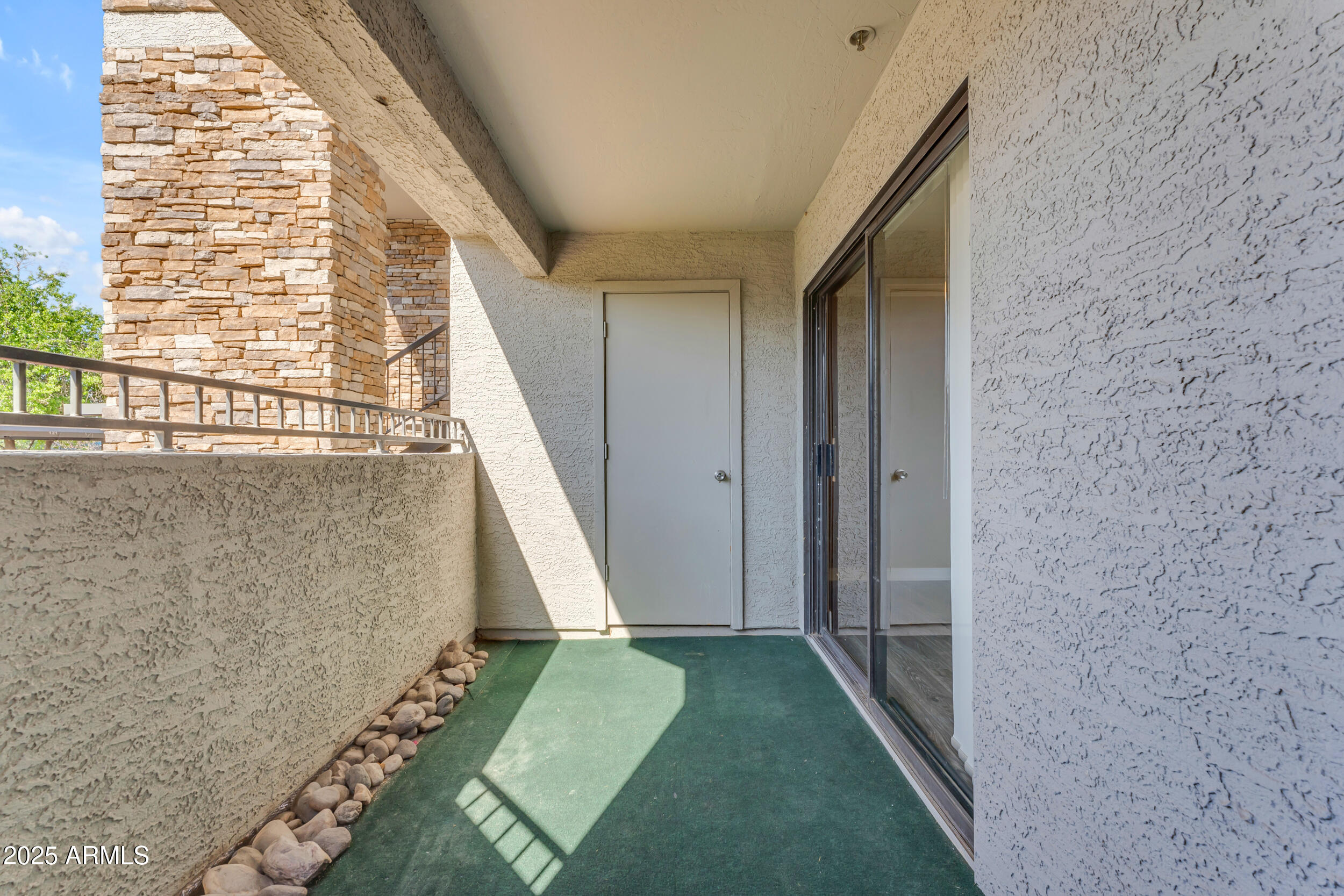 2025 E CAMPBELL Avenue, 140