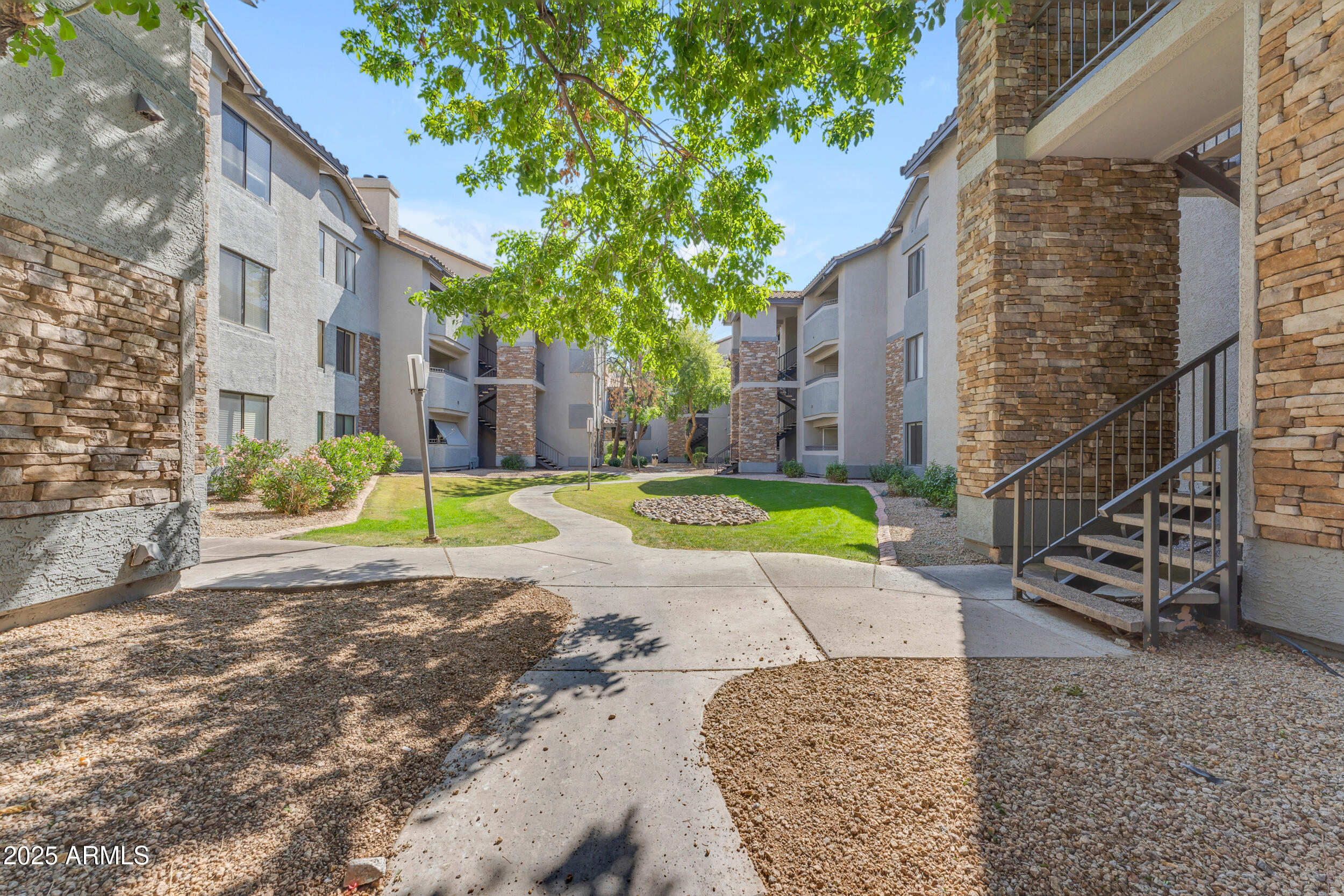 2025 E CAMPBELL Avenue, 140