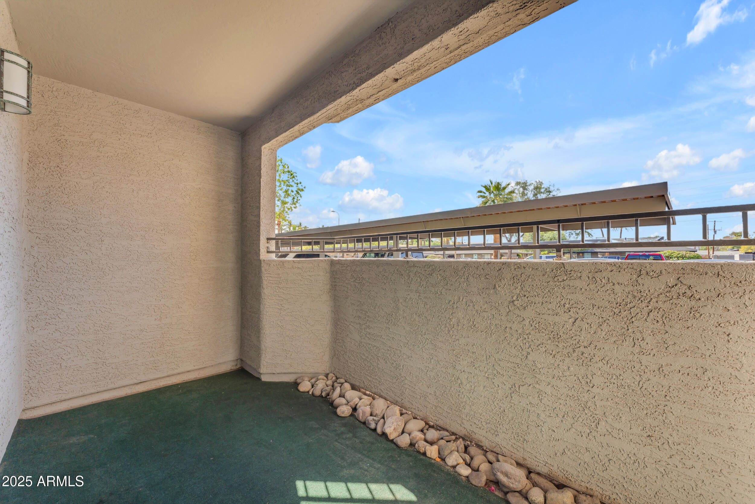 2025 E CAMPBELL Avenue, 140