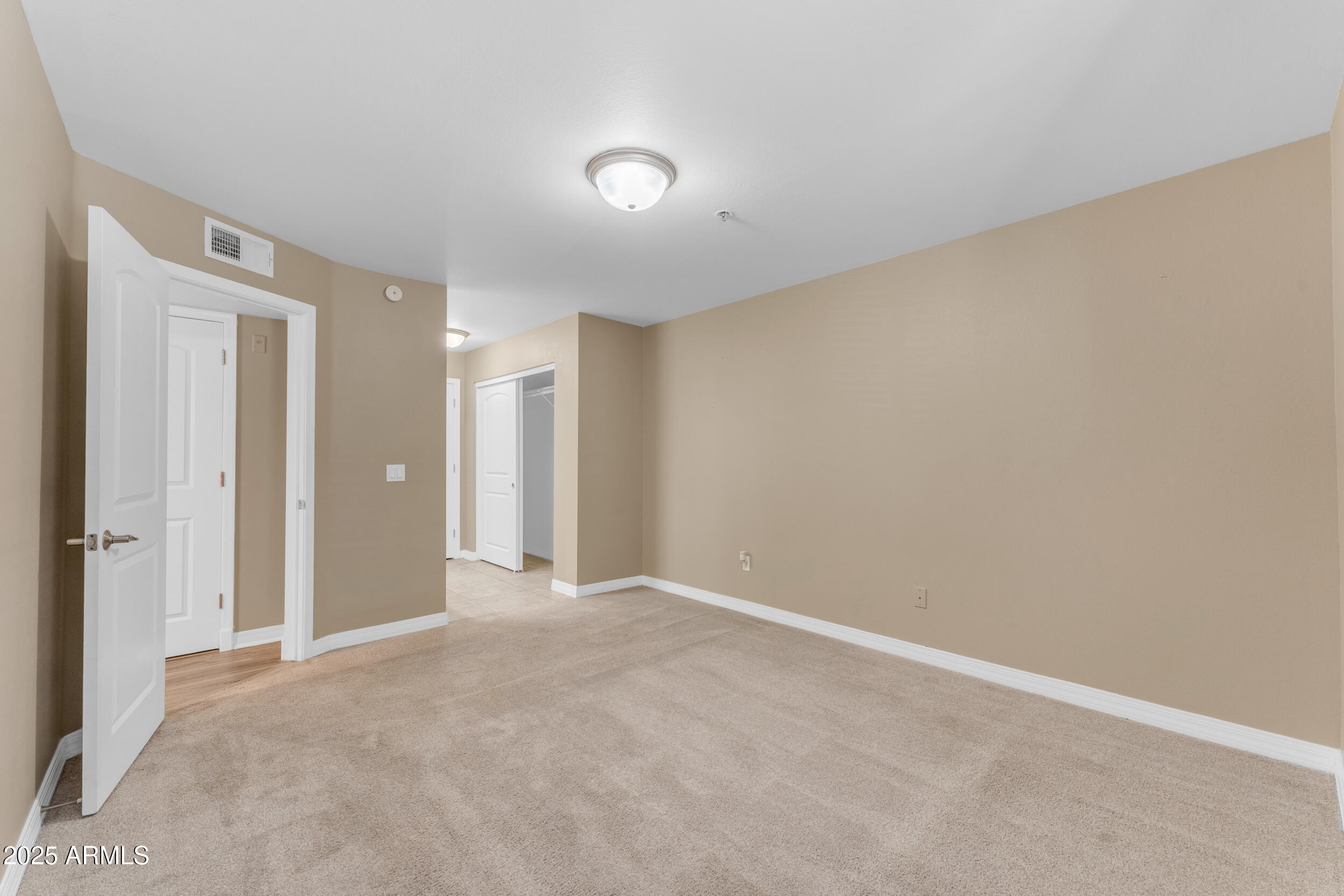 2025 E CAMPBELL Avenue, 140