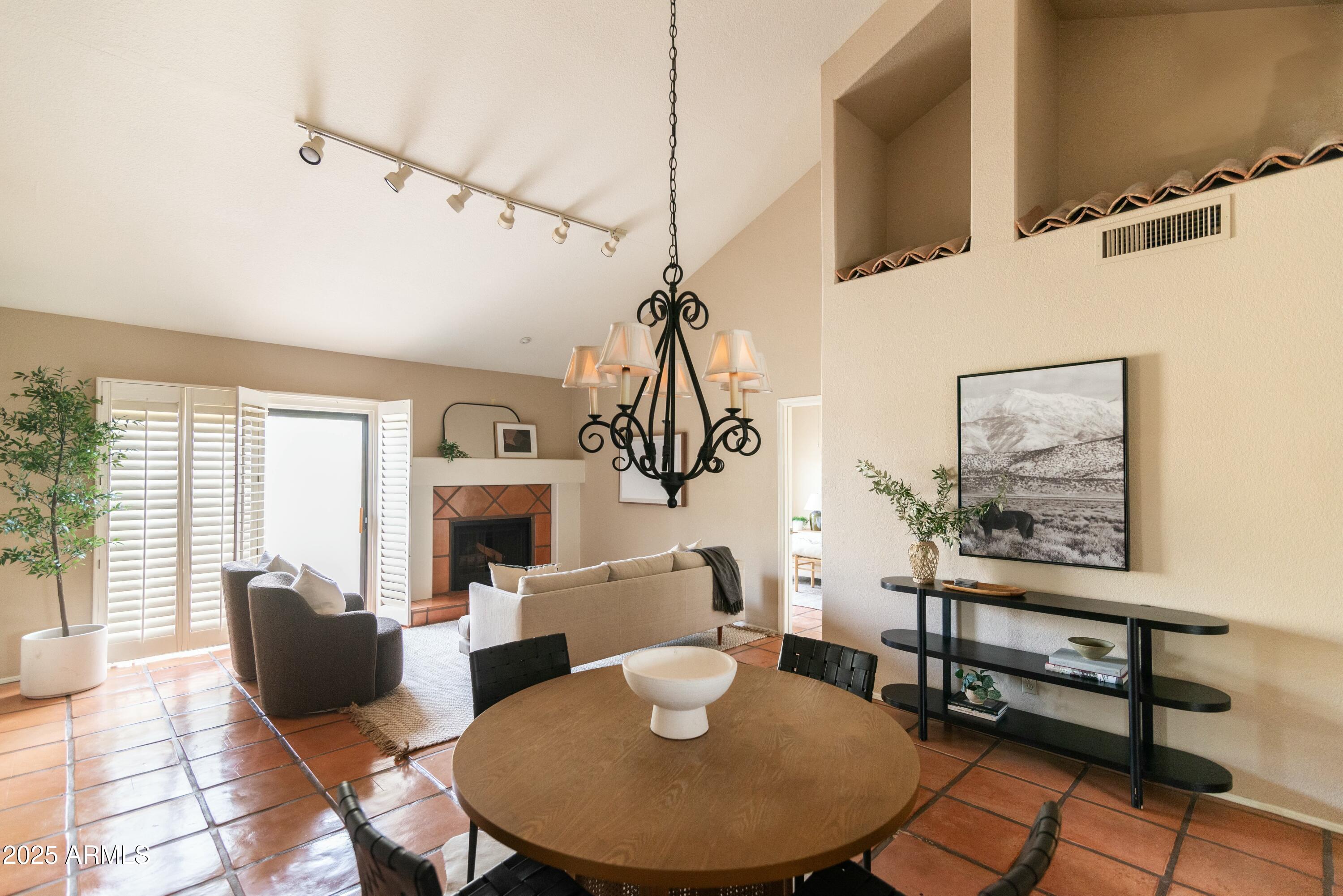 7760 E PEPPER TREE Lane