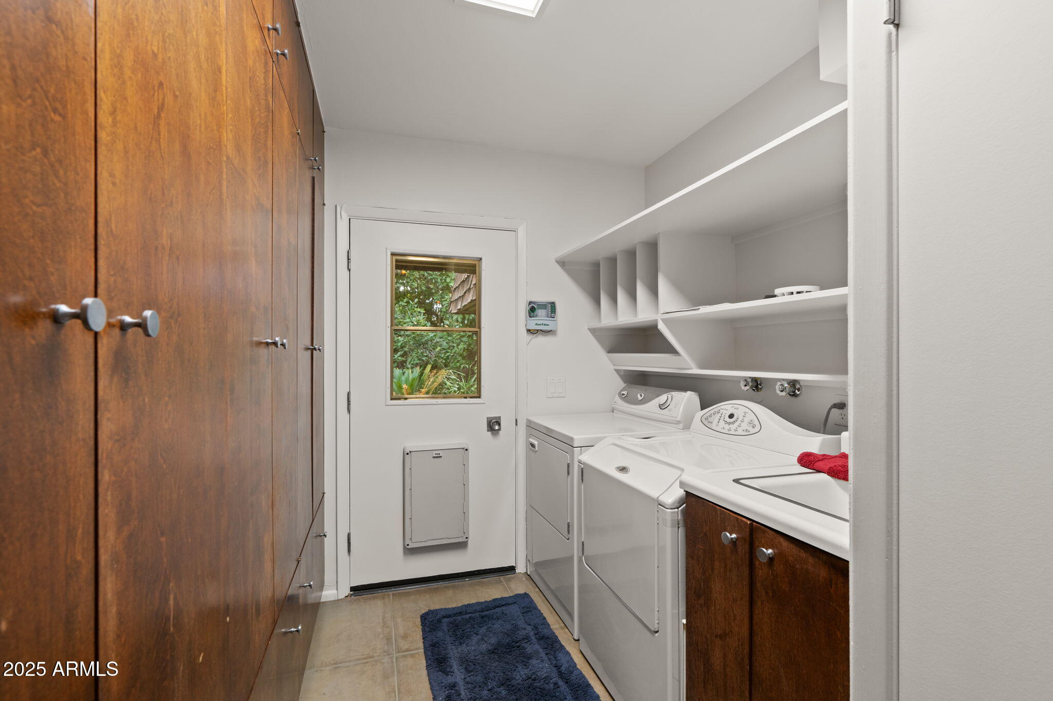 203 W ALEGRE Drive