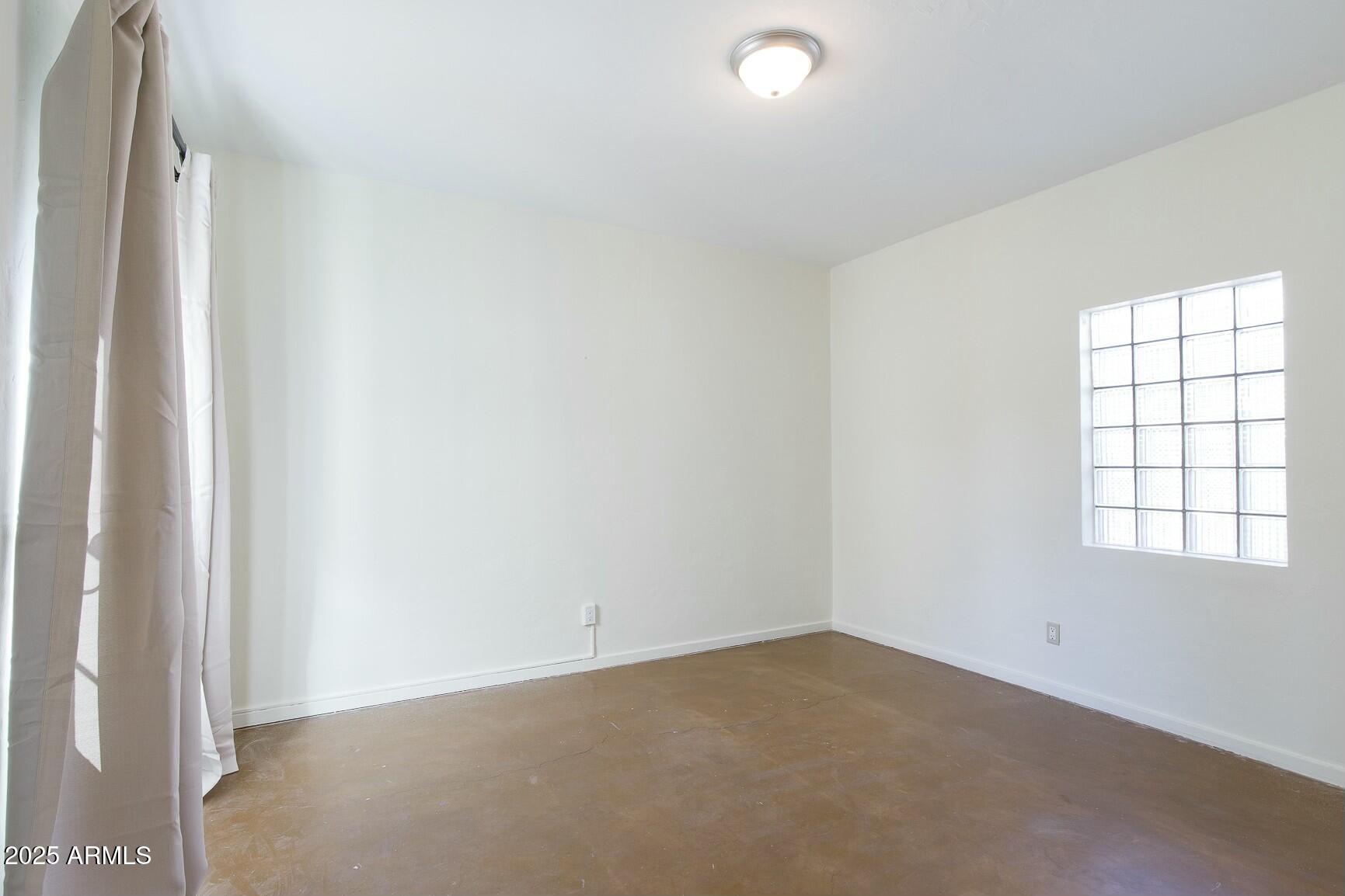 320 W Cypress Street