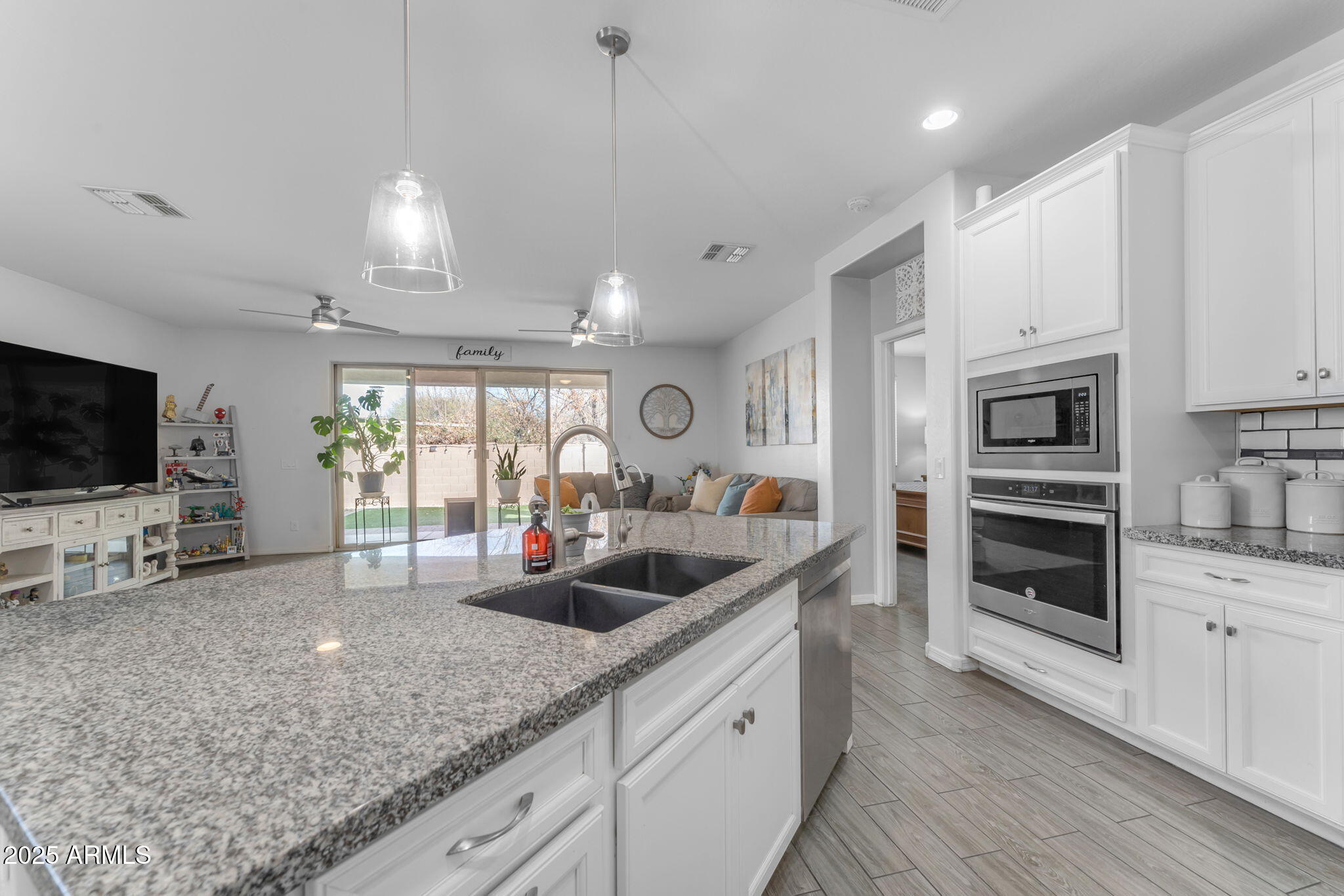 5637 S 29TH Place
