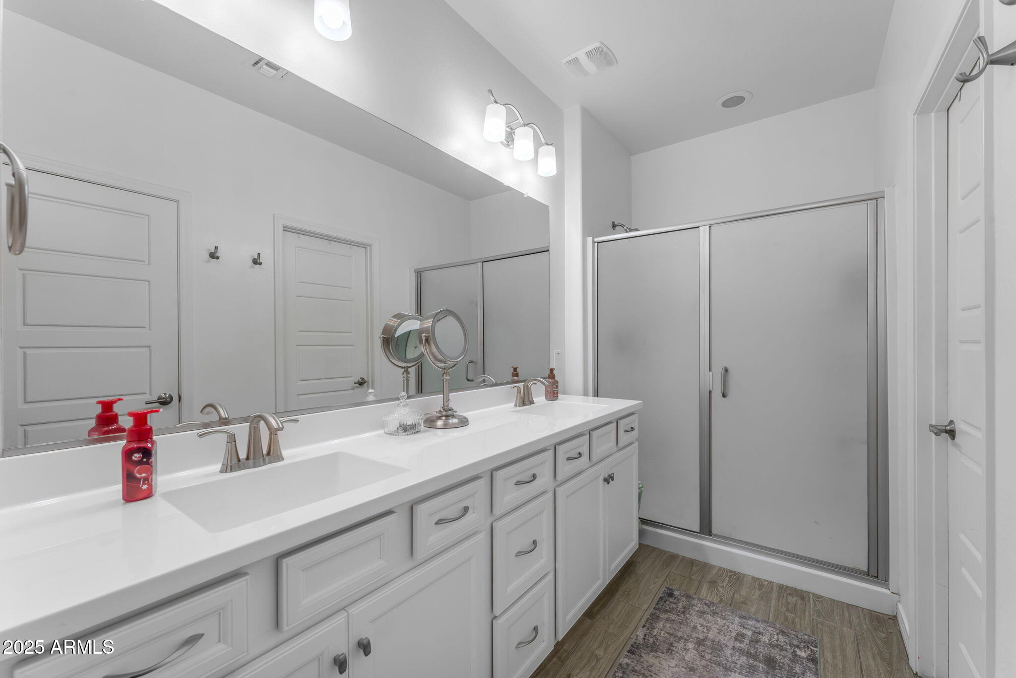 5637 S 29TH Place