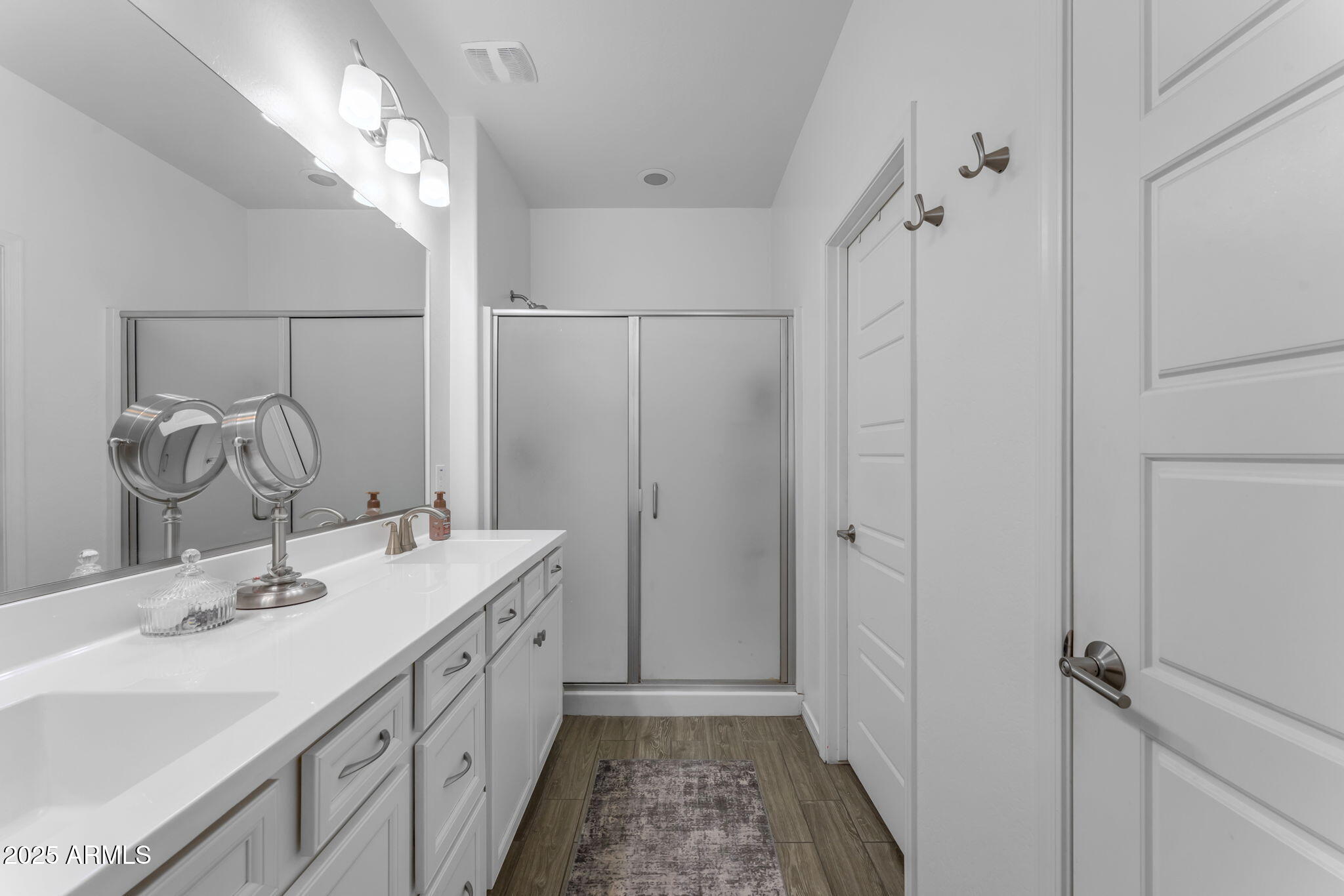 5637 S 29TH Place