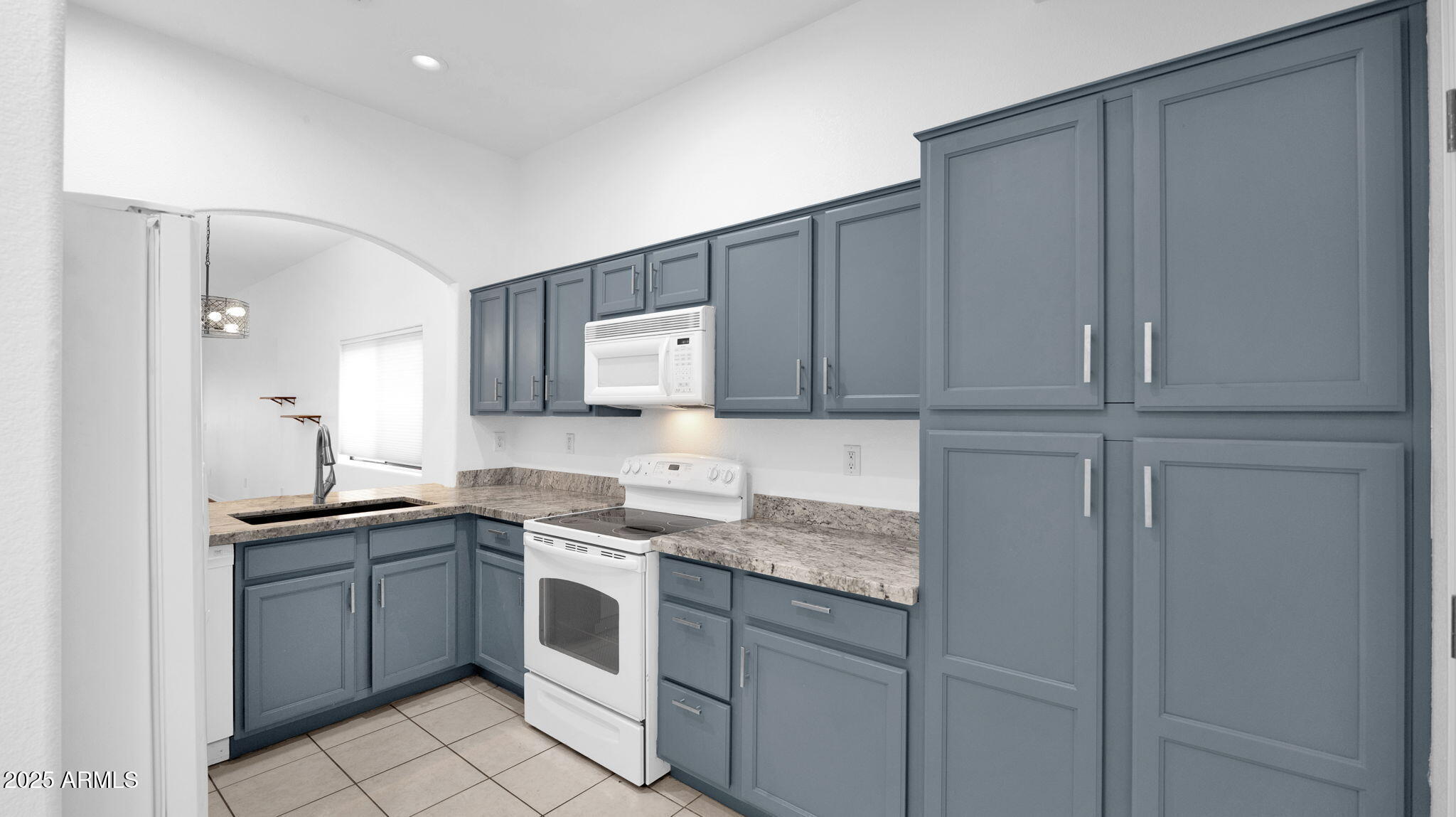 4533 N 22ND Street, 228