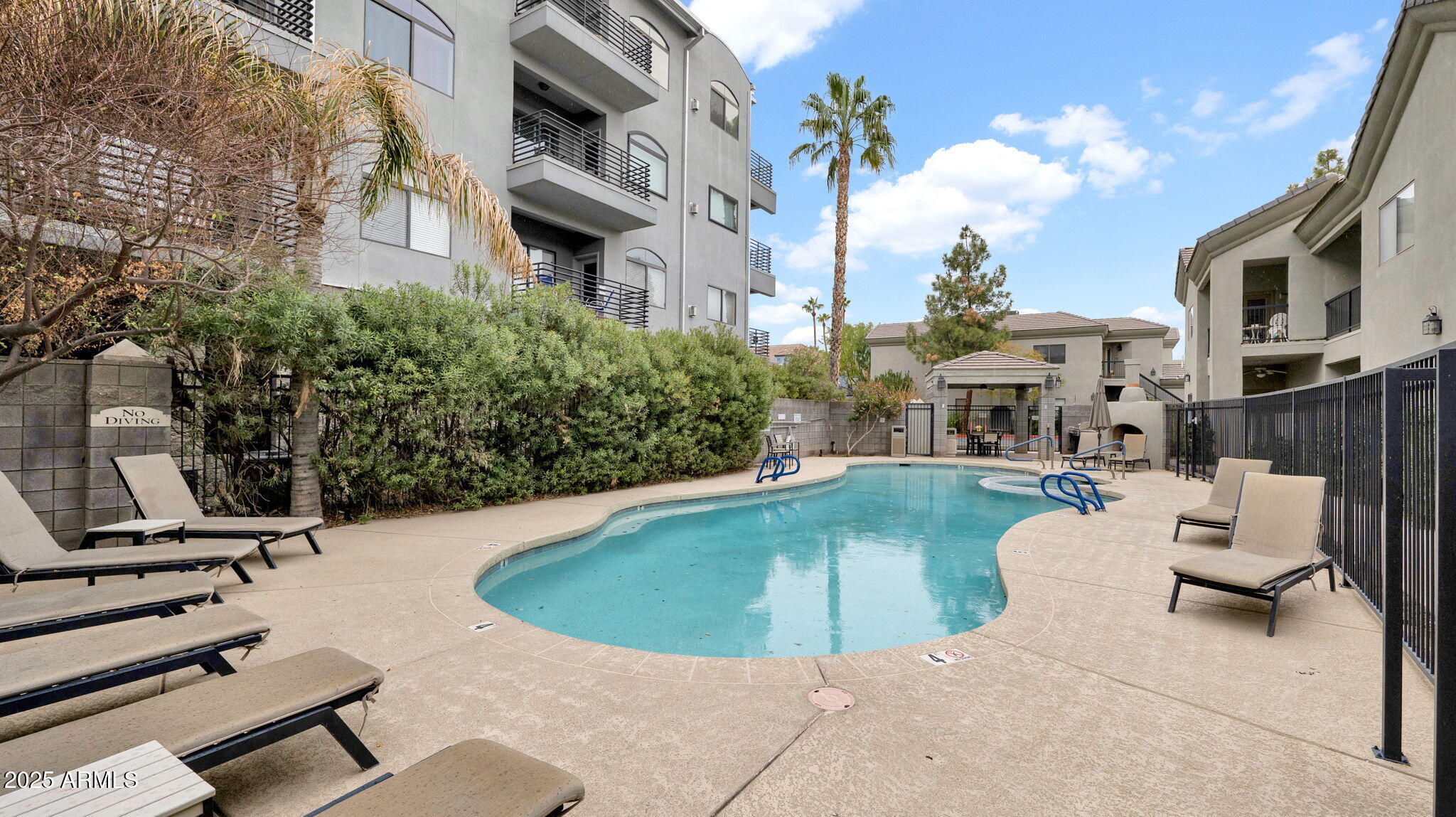 4533 N 22ND Street, 228