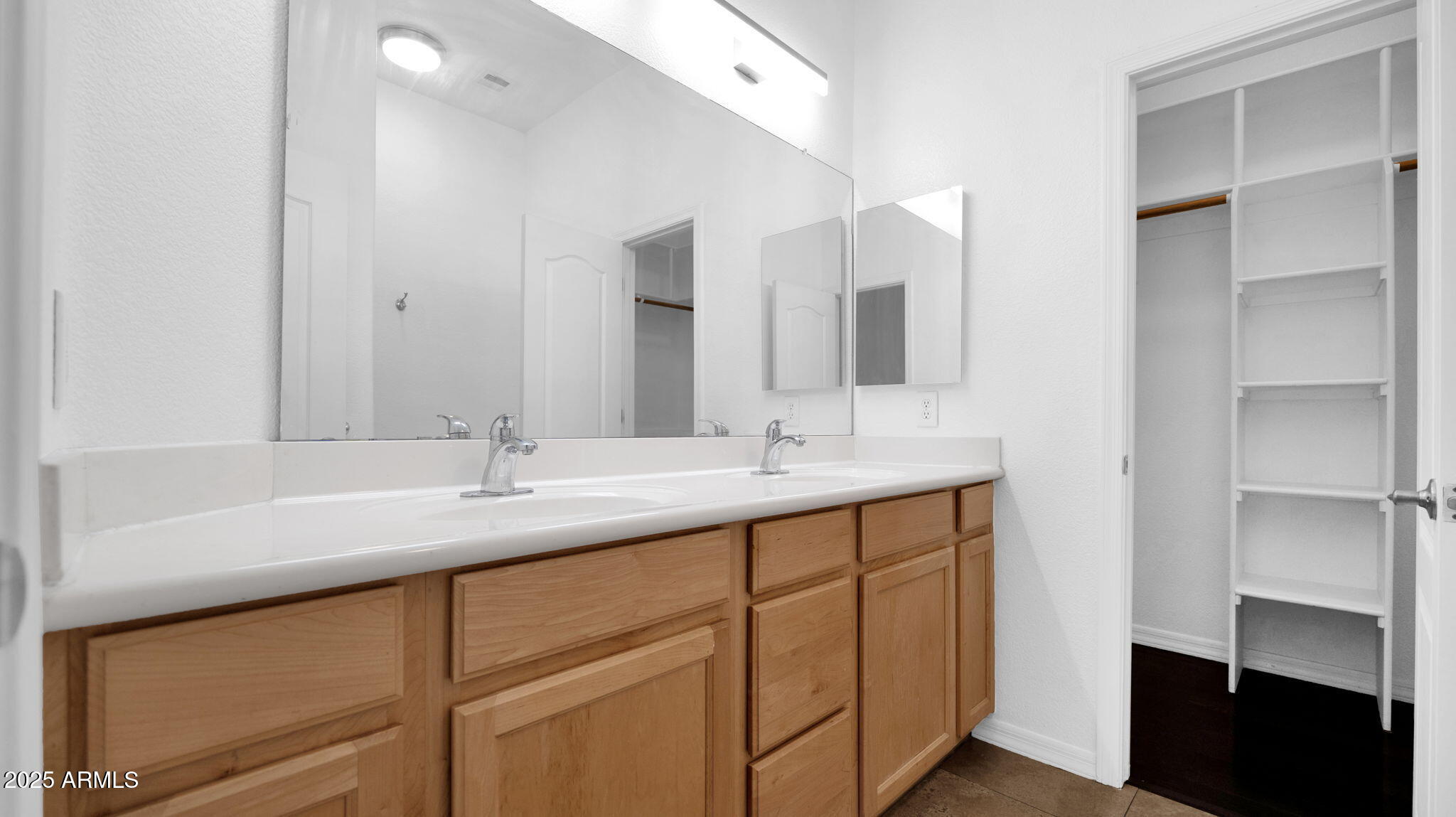 4533 N 22ND Street, 228