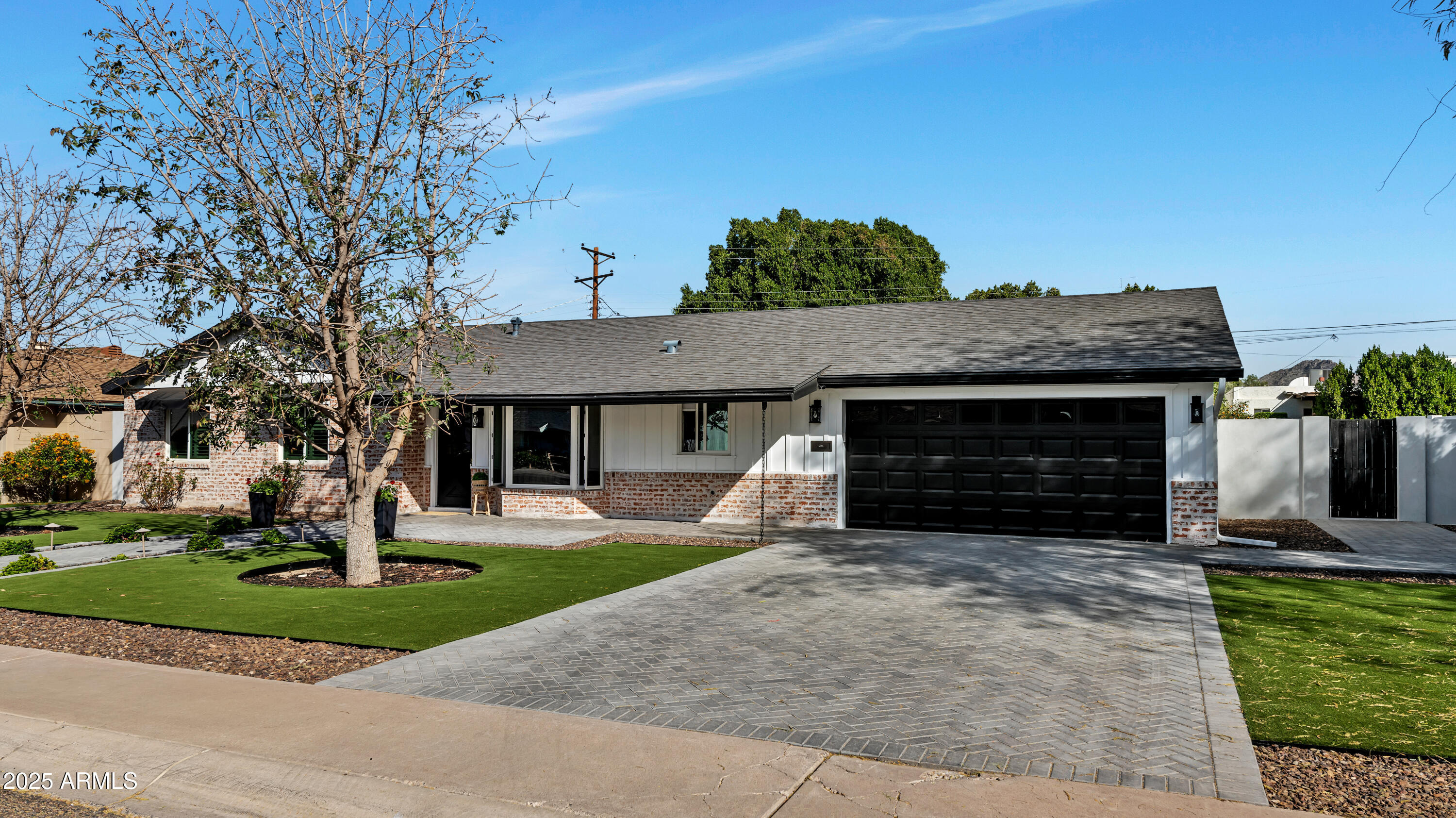 3526 E ELM Street