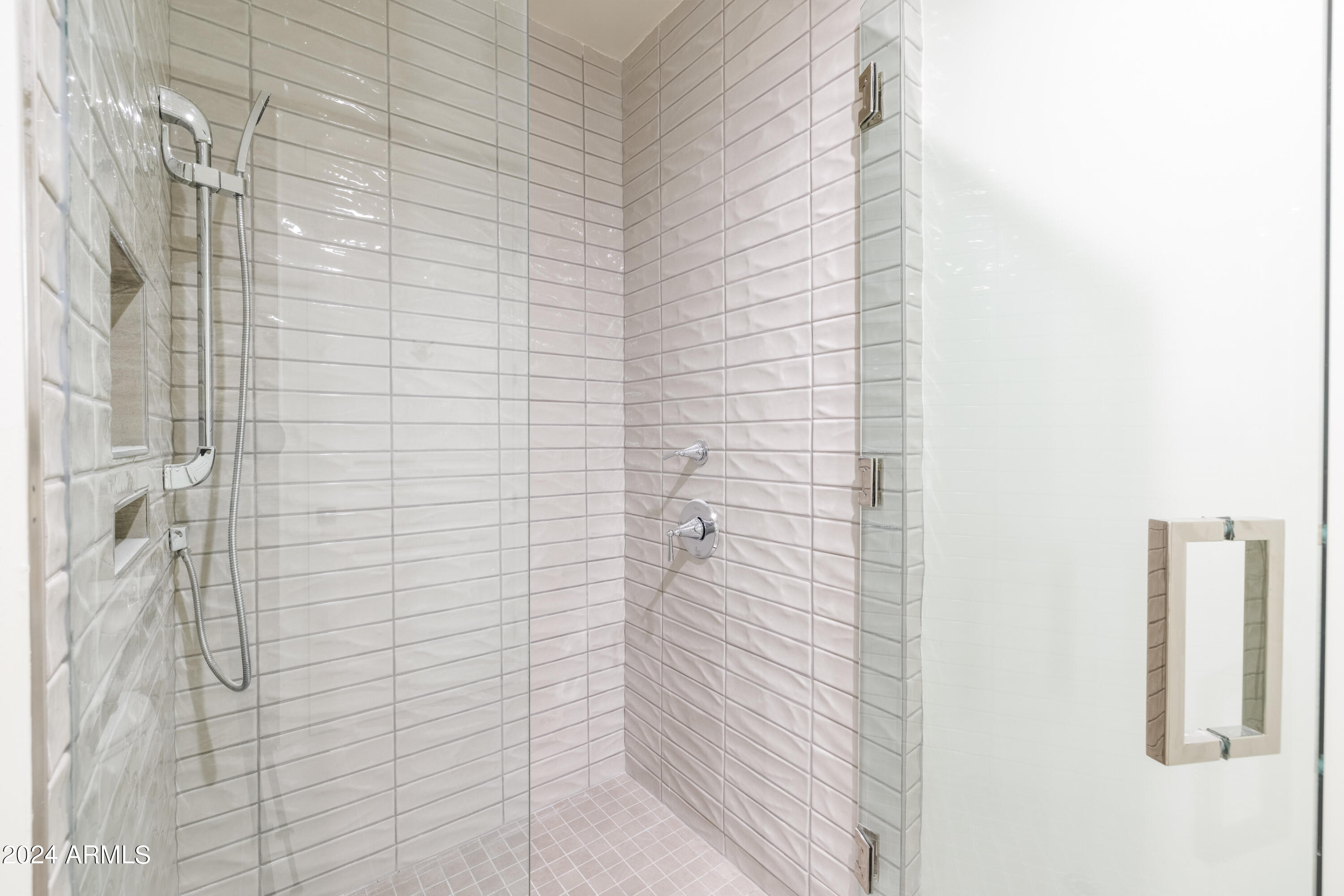 4240 E Camelback Road, 413