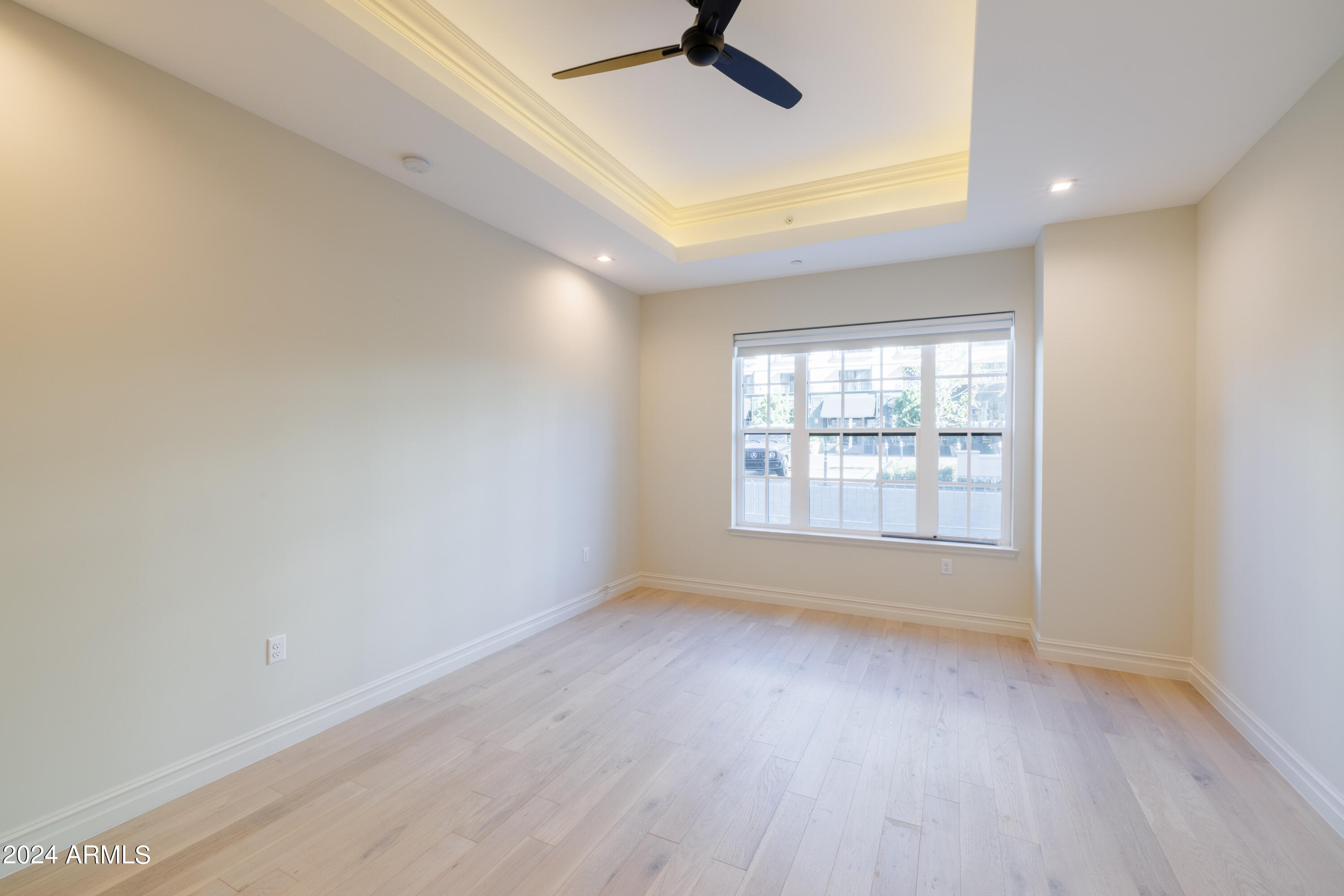 4240 E Camelback Road, 413