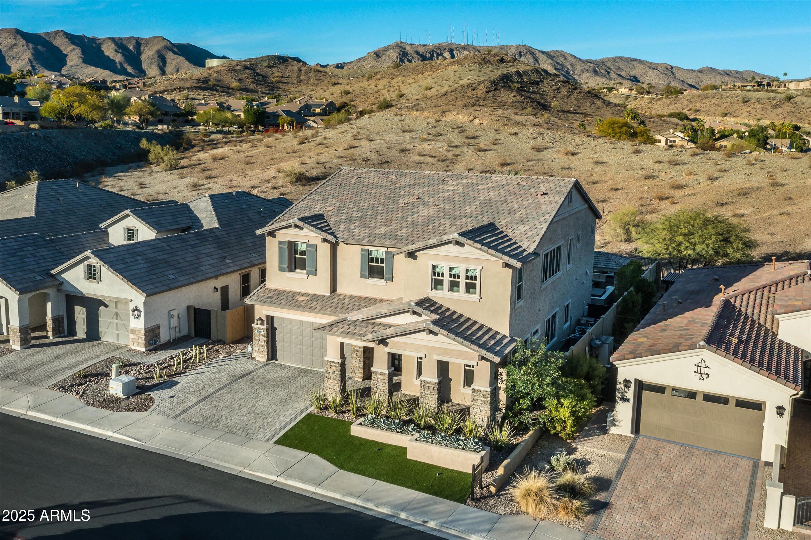 528 E Ashurst Drive