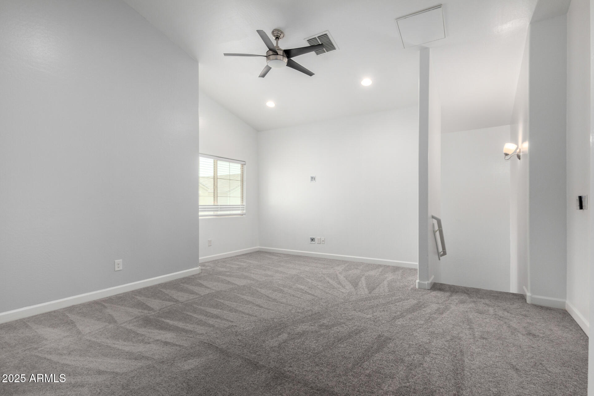 3058 N 33RD Place