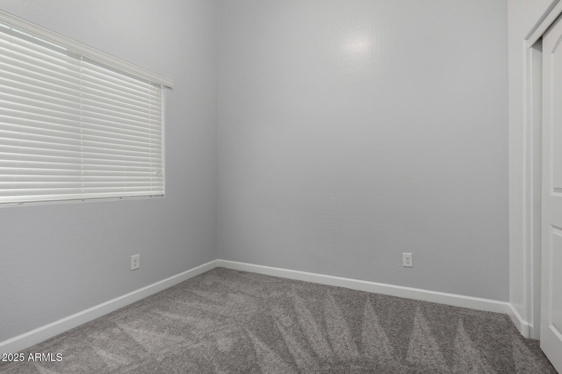 3058 N 33RD Place