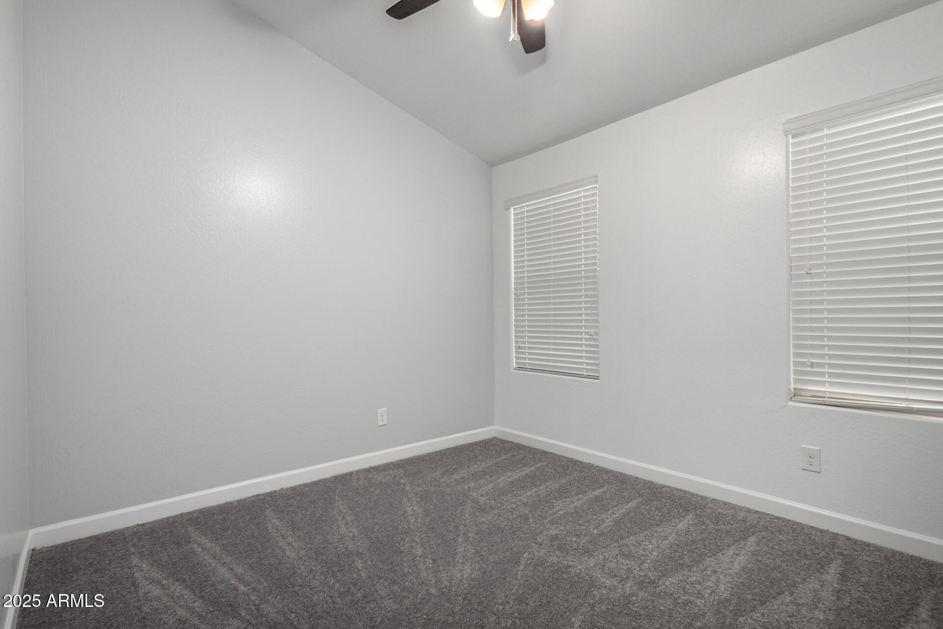 3058 N 33RD Place