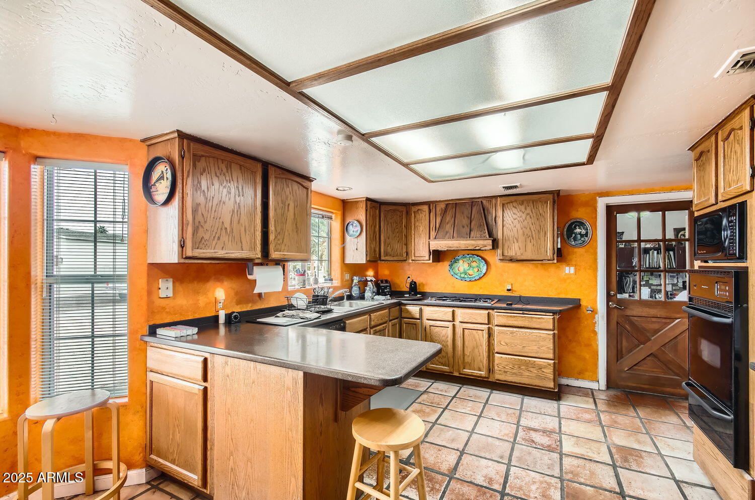 2929 N 55TH Place