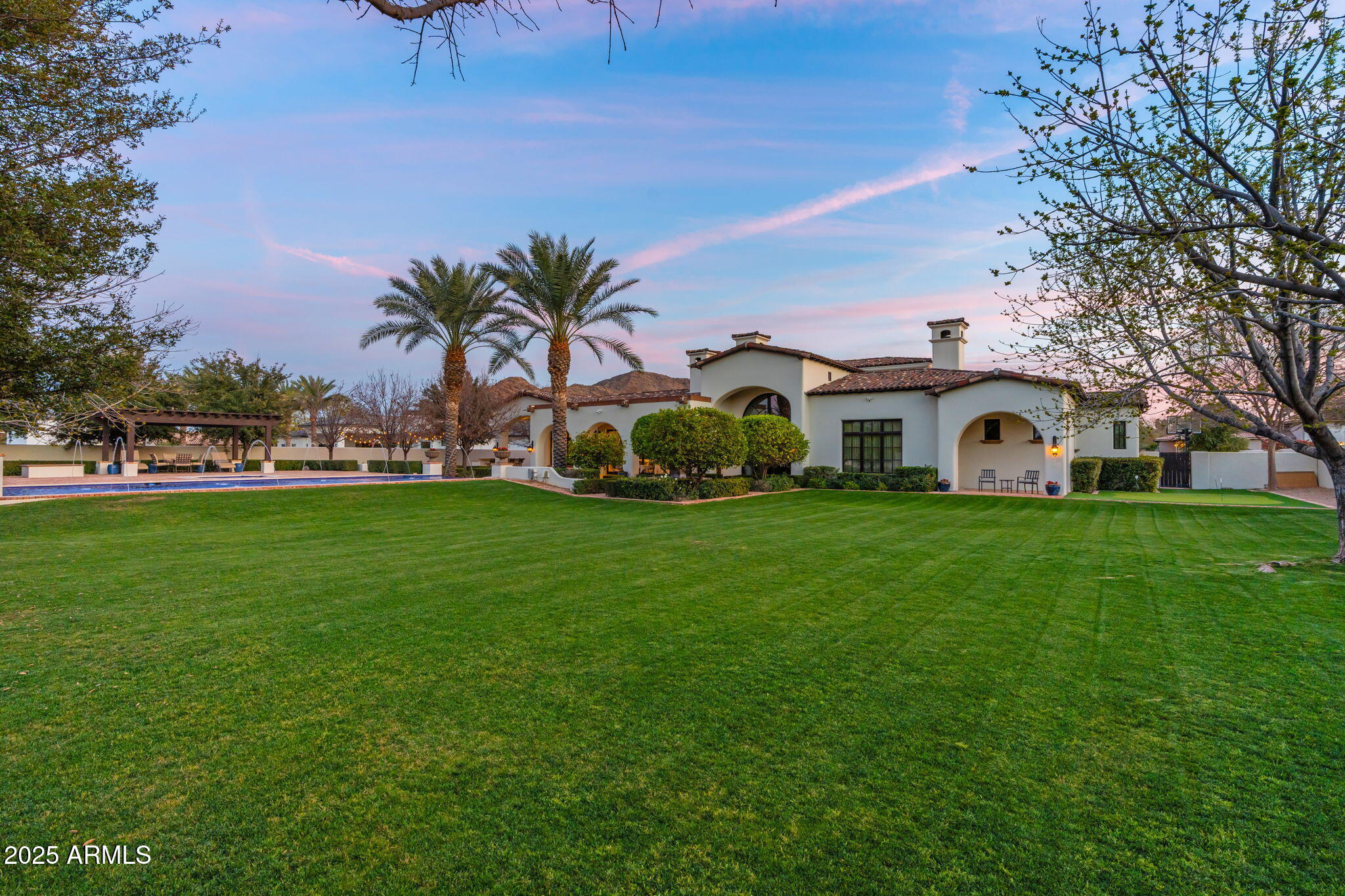 5016 E BUTLER Drive